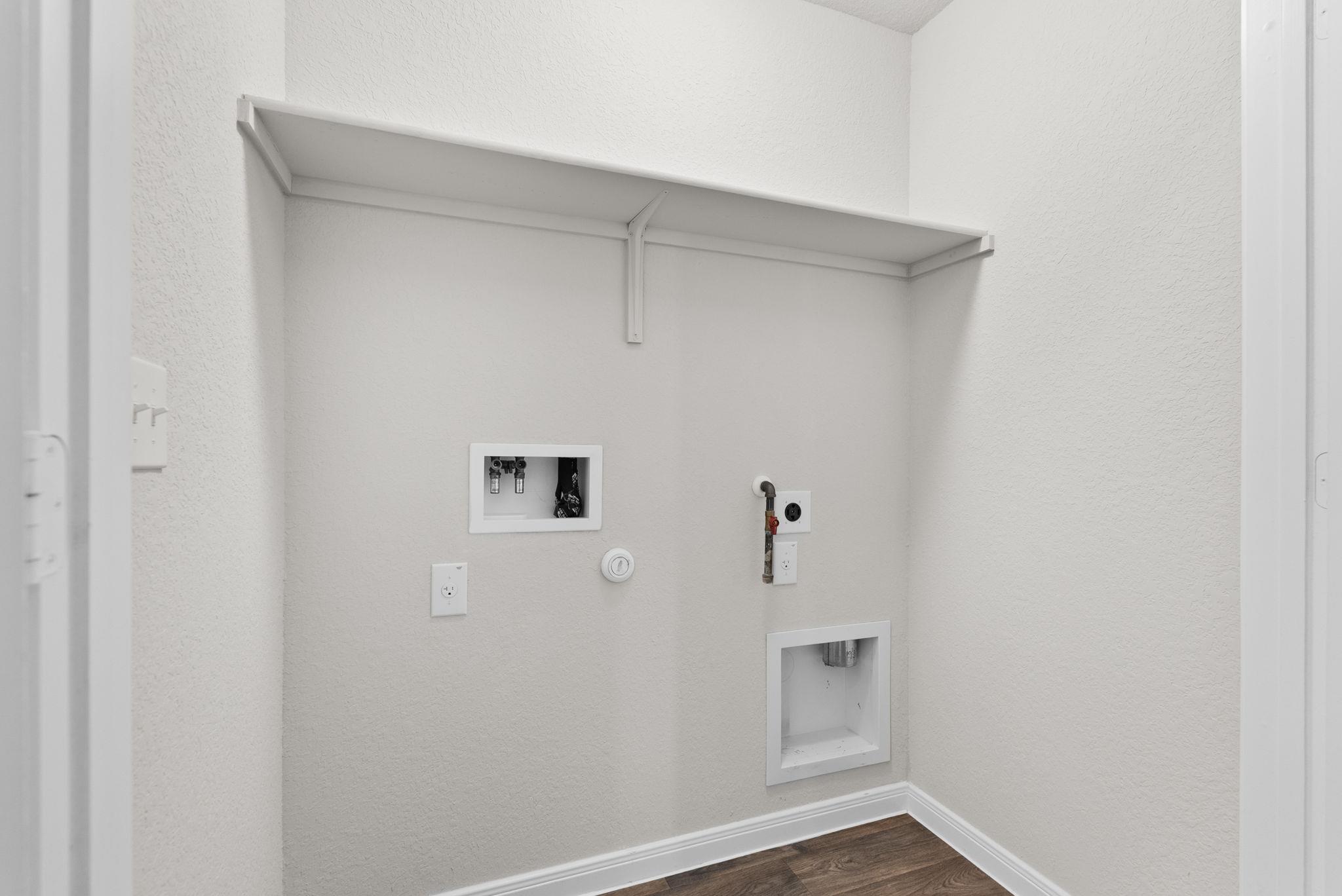 124 Harlan Dr, Hutto, TX 78634