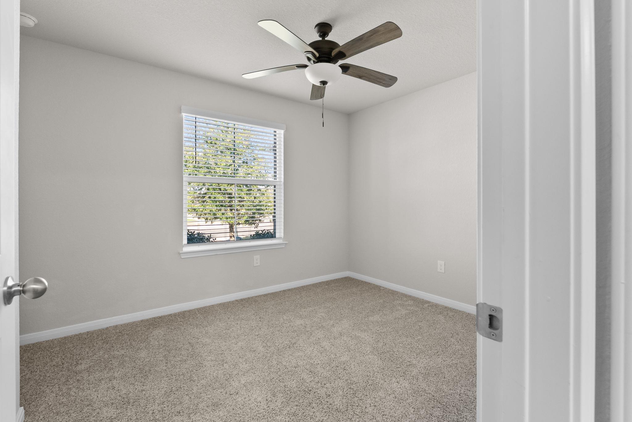 124 Harlan Dr, Hutto, TX 78634