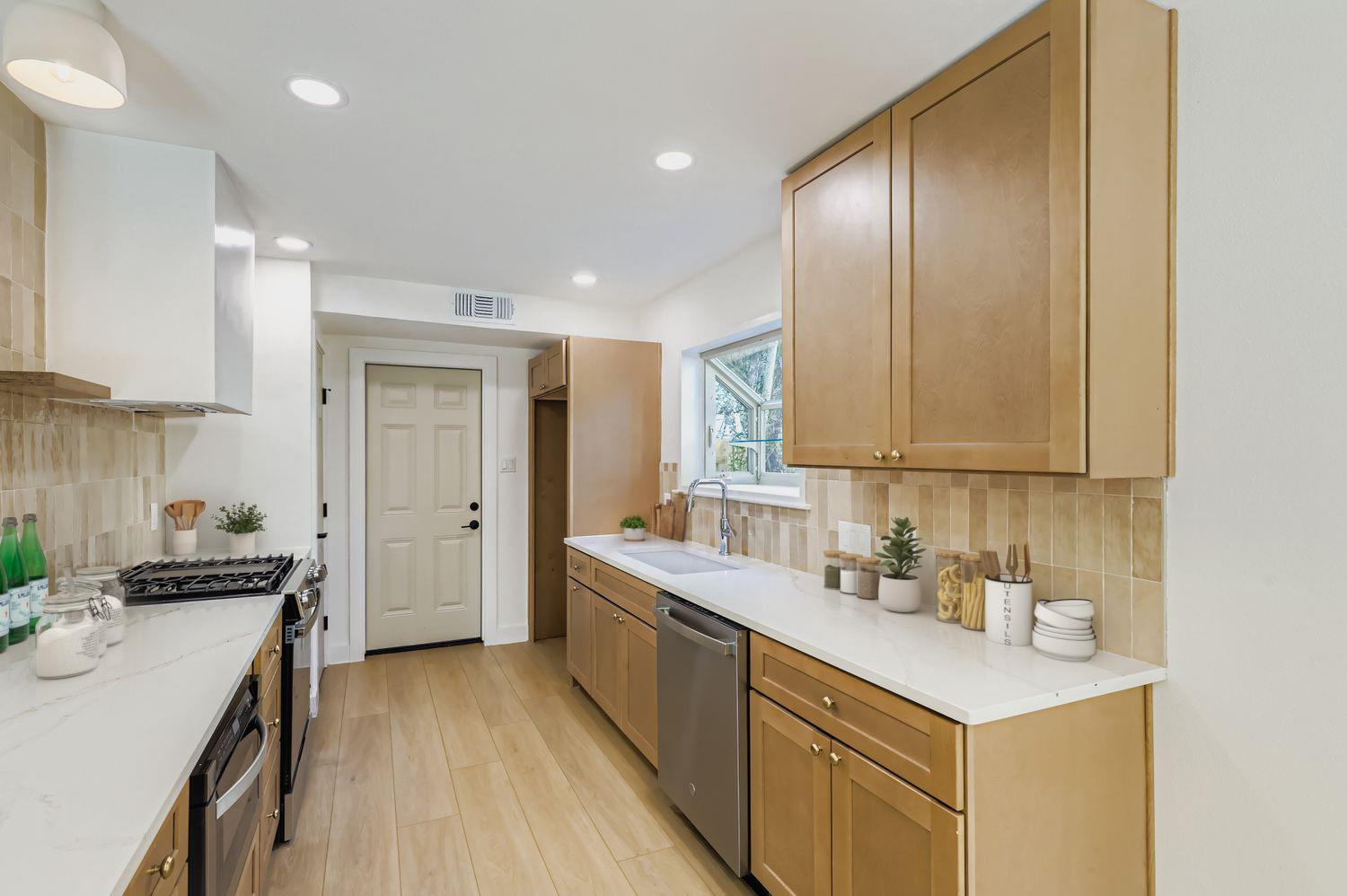 10407 Robinwood Cir, Austin, TX 78758