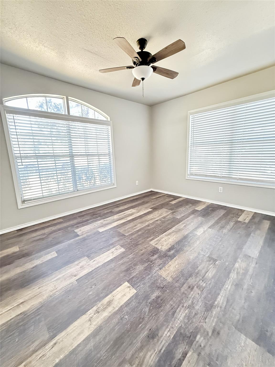 1403 Alcoa Ave, Rockdale, TX 76567