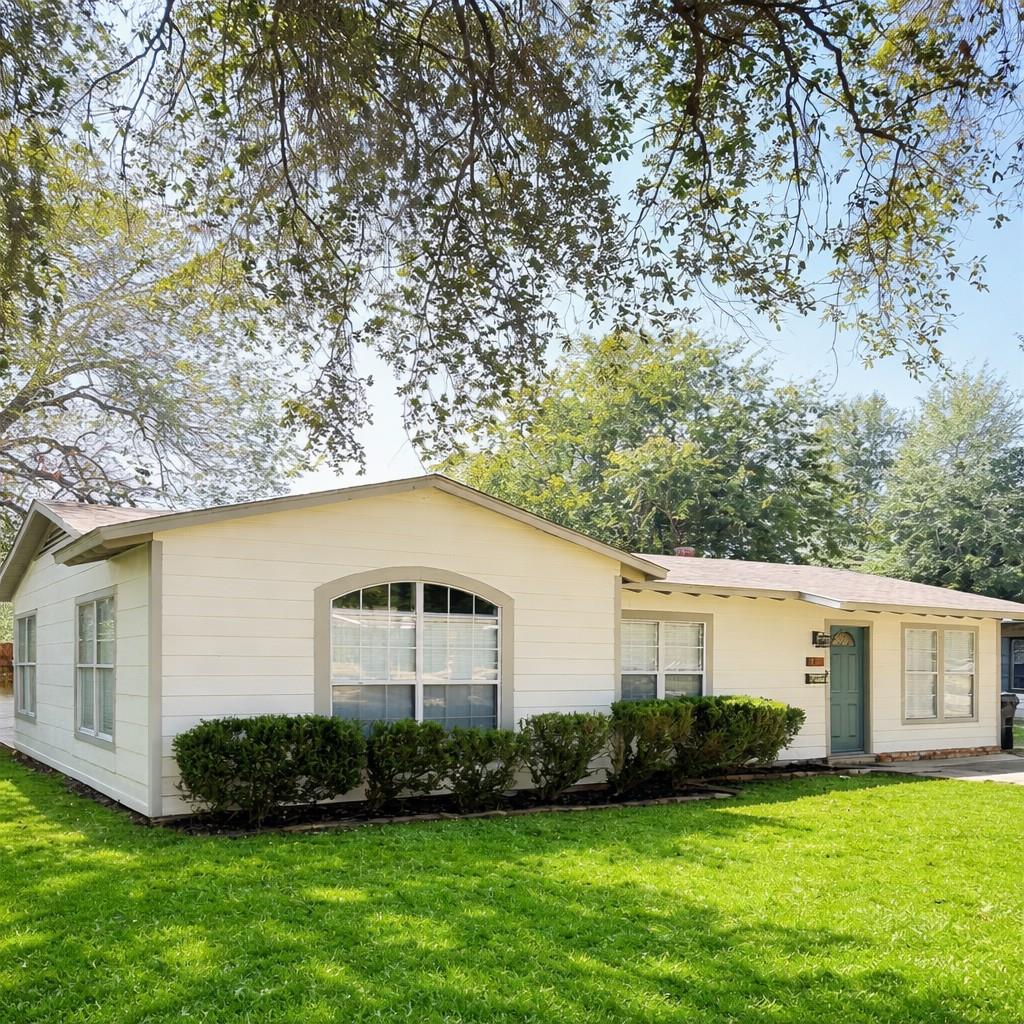 1403 Alcoa Ave, Rockdale, TX 76567