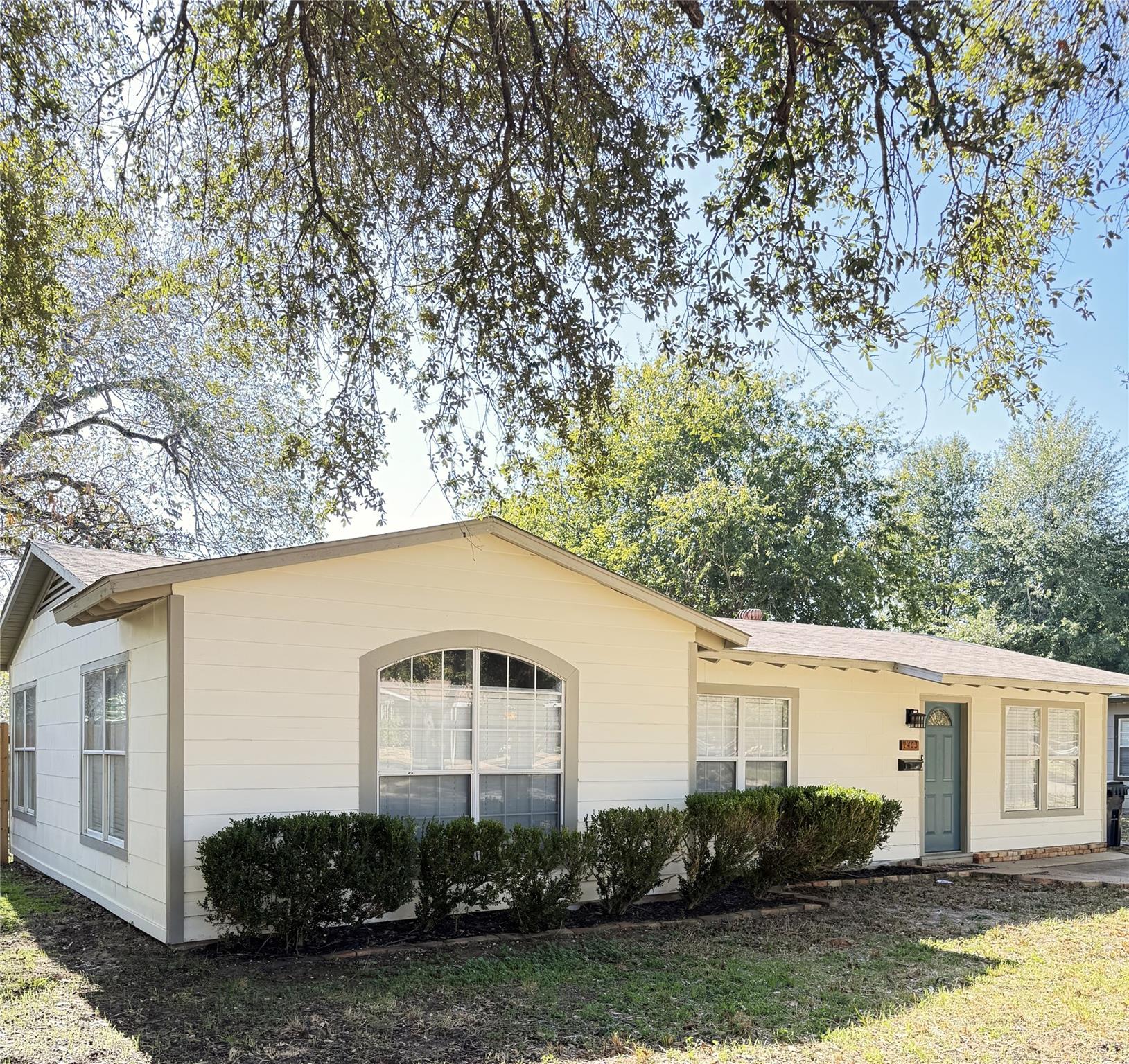 1403 Alcoa Ave, Rockdale, TX 76567