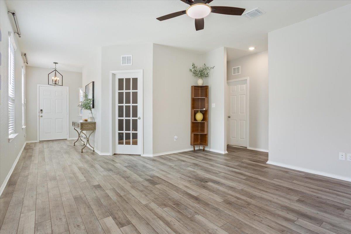 129 Bracken Fern Ln, Georgetown, TX 78626