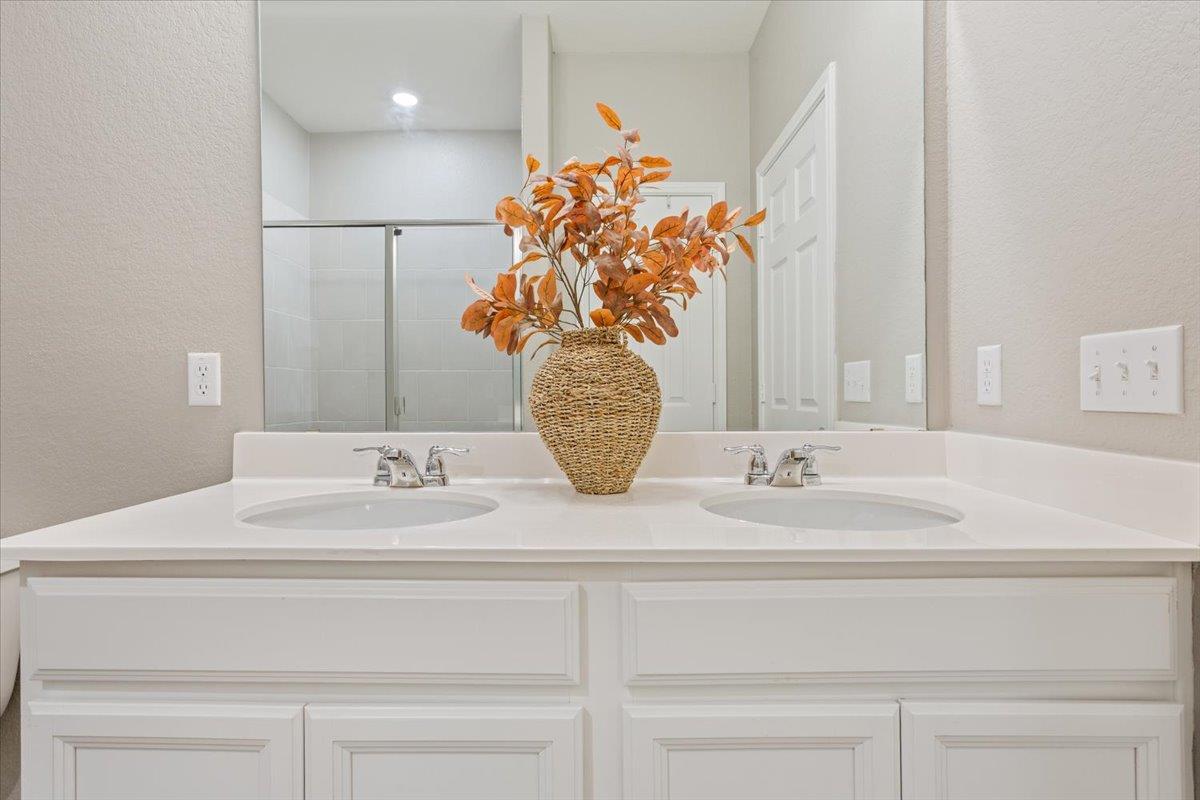 129 Bracken Fern Ln, Georgetown, TX 78626