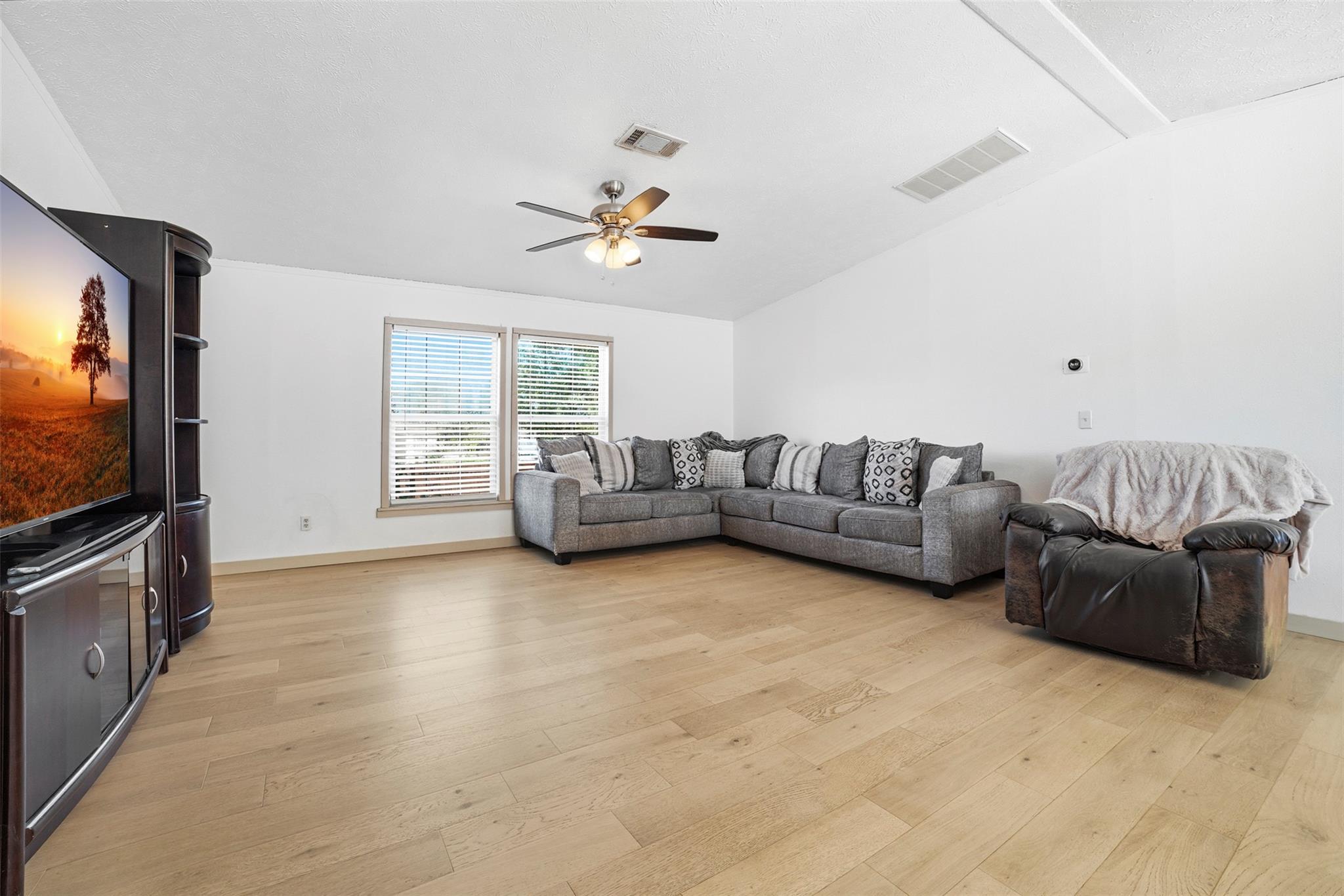 4048 Sutherland Springs Rd, Seguin, TX 78155