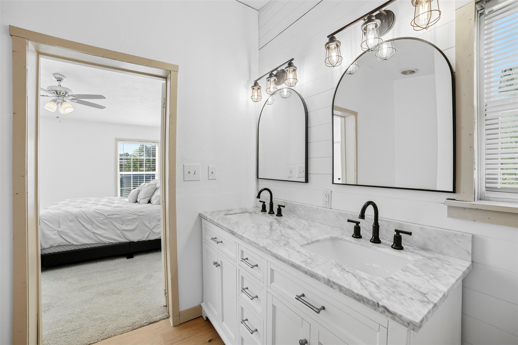 4048 Sutherland Springs Rd, Seguin, TX 78155