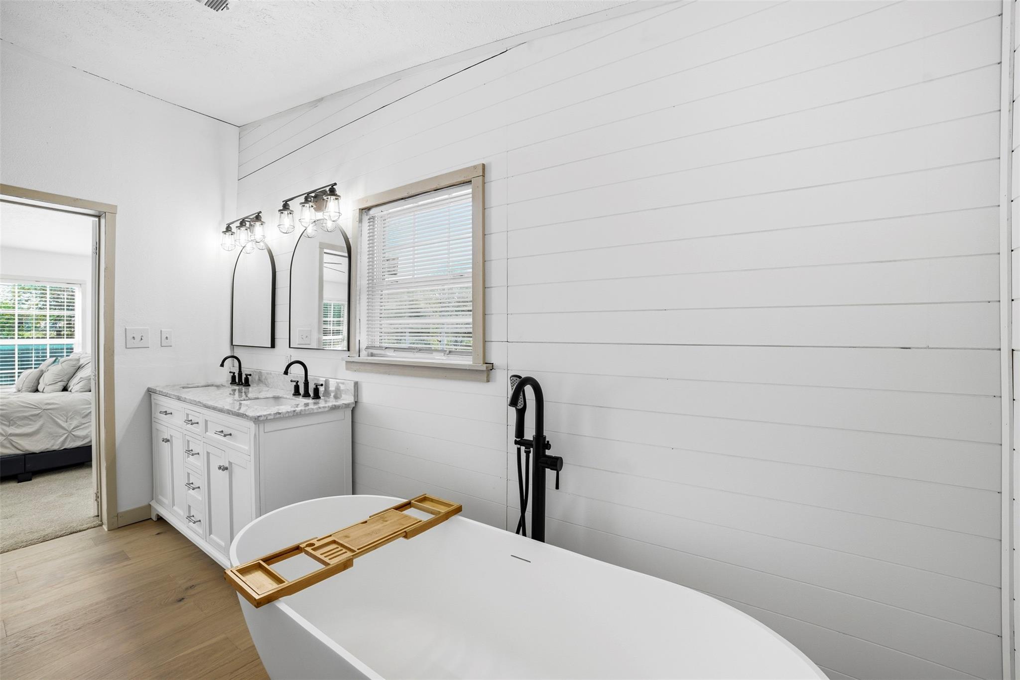 4048 Sutherland Springs Rd, Seguin, TX 78155