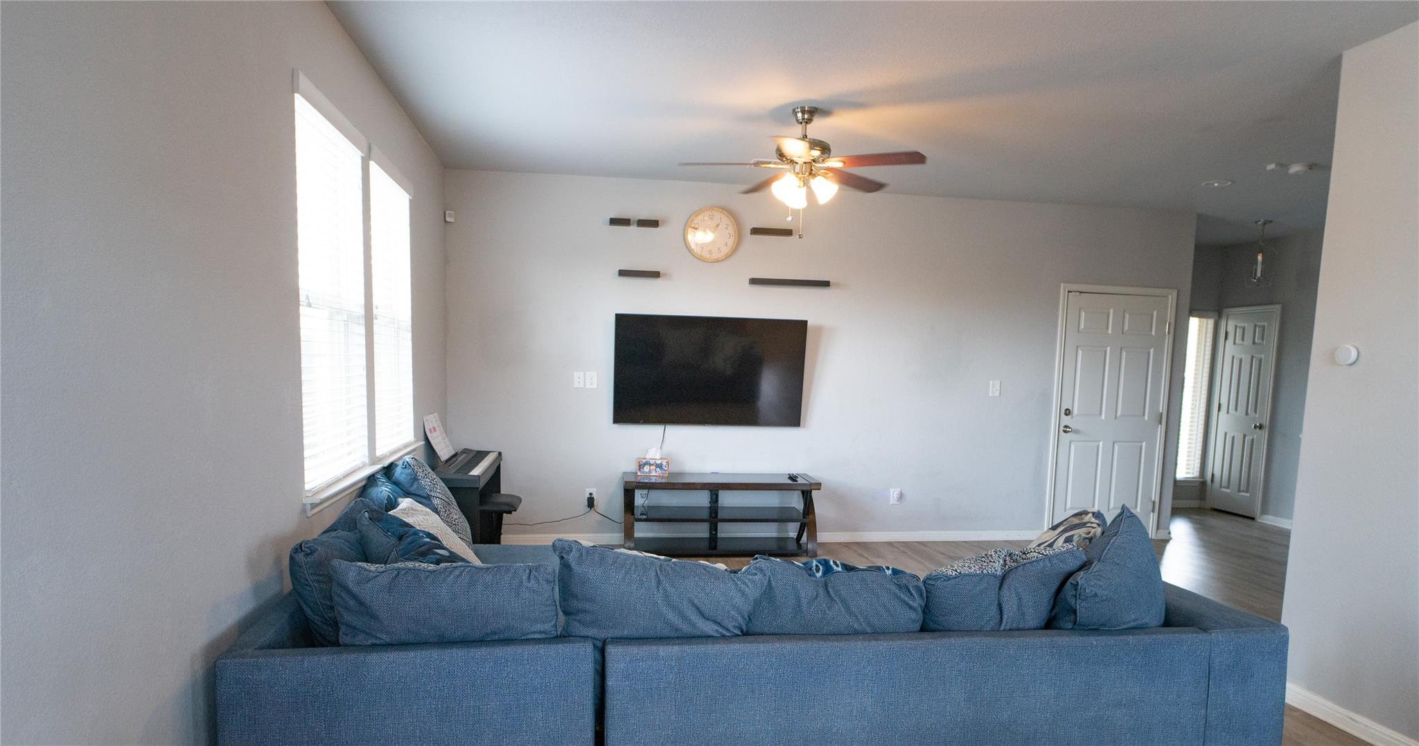 160 Shearwater Ln, Leander, TX 78641