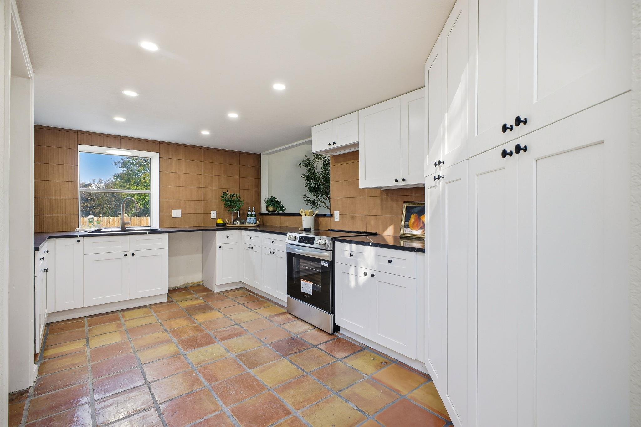 6302 Cypress Crk, Windcrest, TX 78239