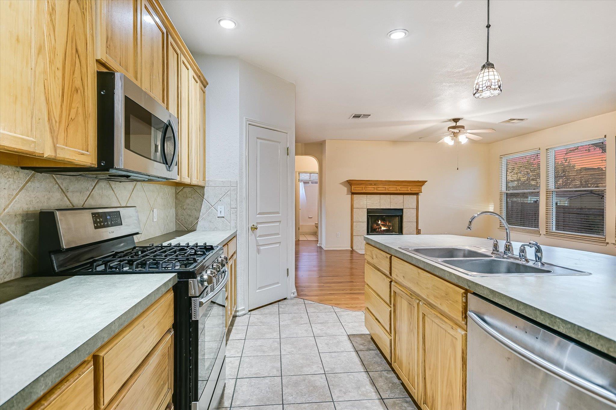 1709 CHALICE Cv, Round Rock, TX 78665