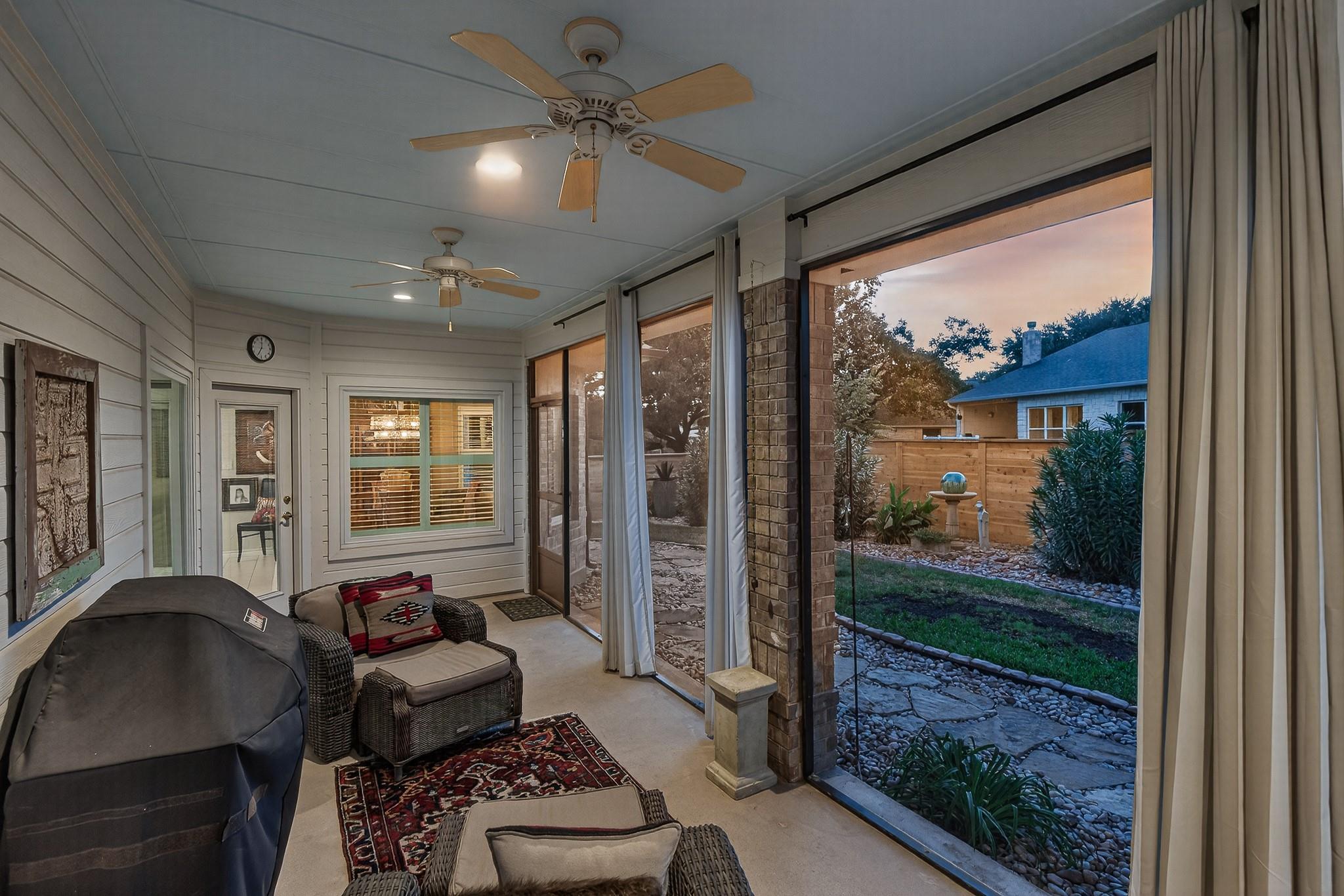 20 Augusta Dr, Meadowlakes, TX 78654