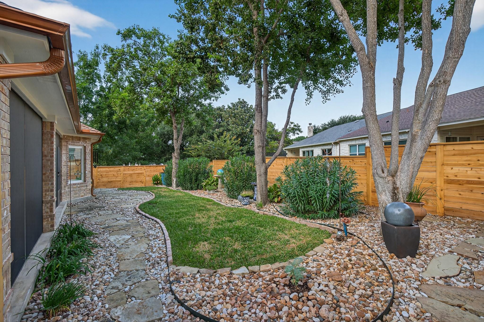 20 Augusta Dr, Meadowlakes, TX 78654