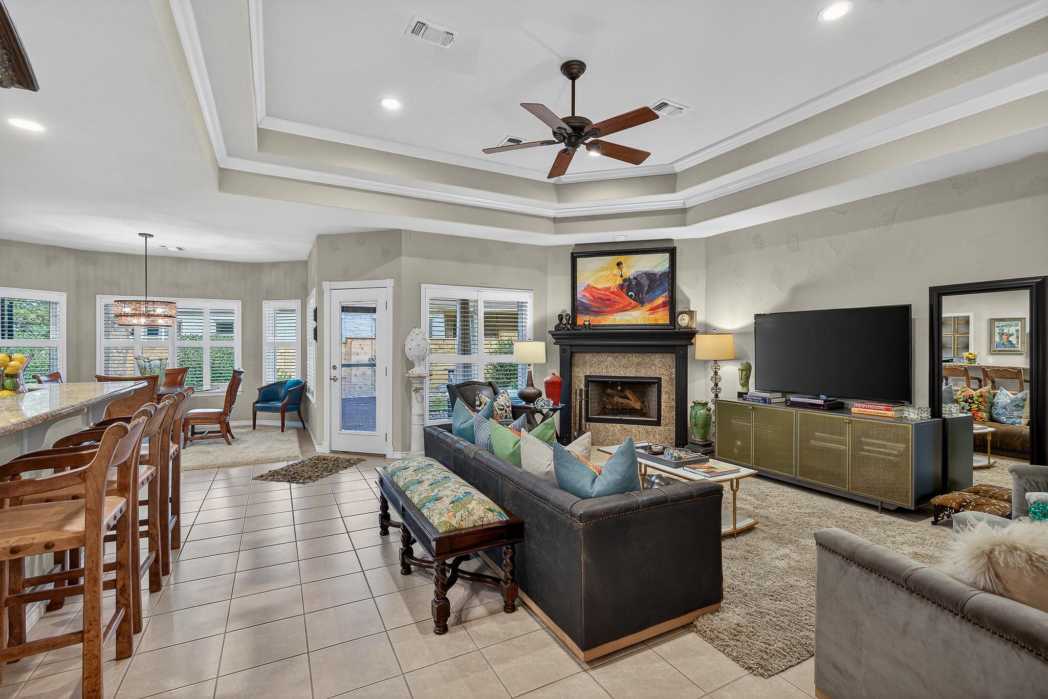 20 Augusta Dr, Meadowlakes, TX 78654