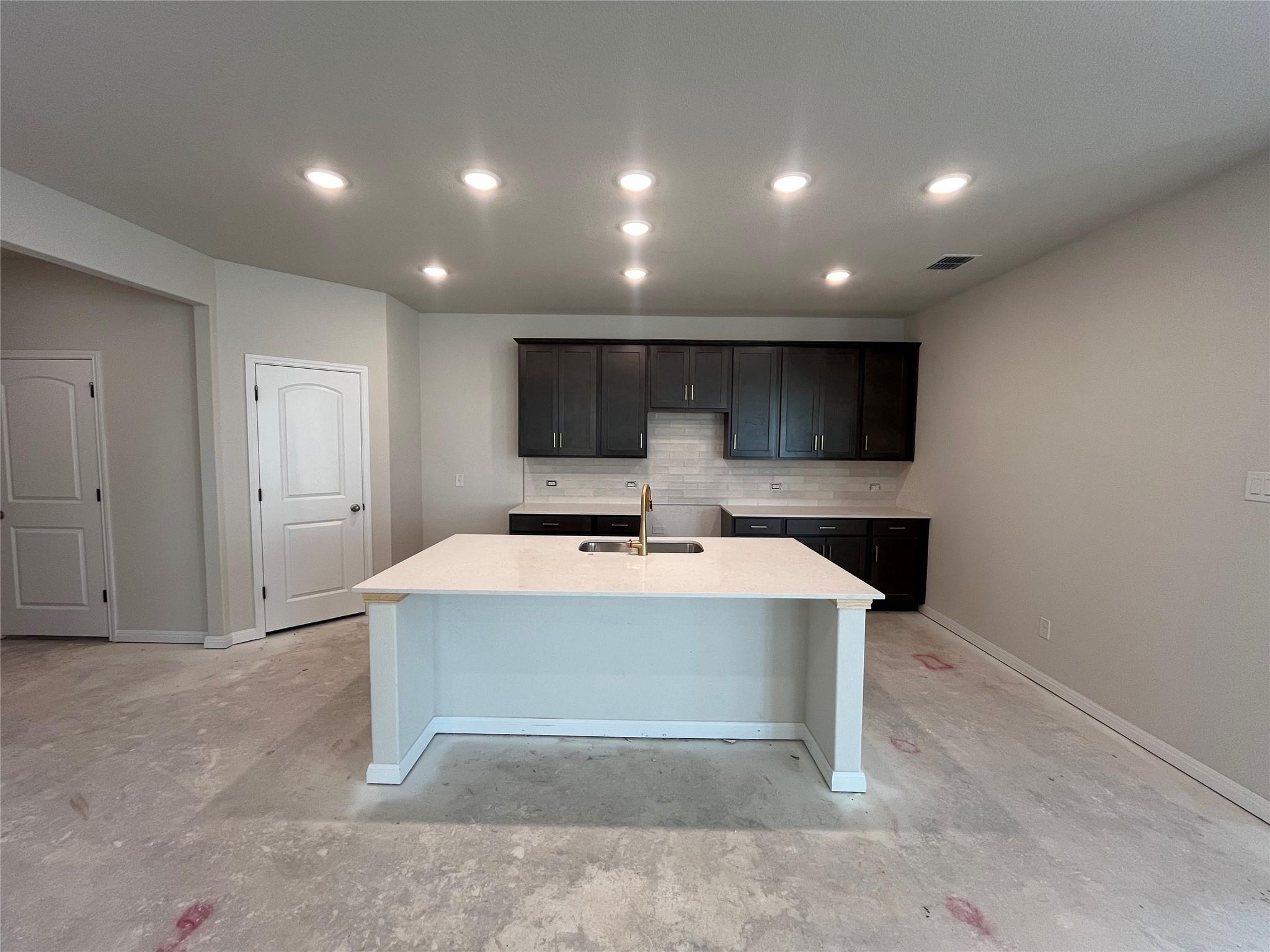 120 Barret Dr, Liberty Hill, TX 78642