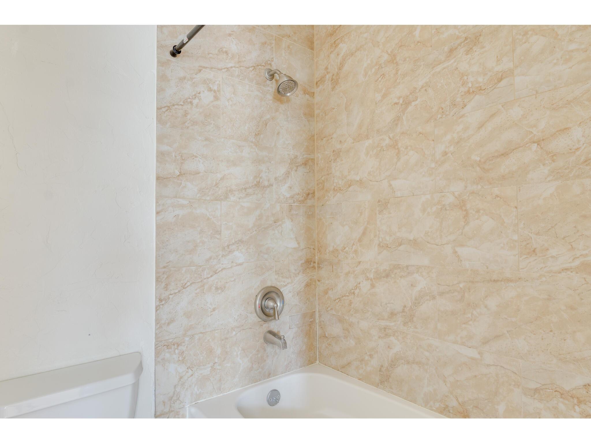 106 S Avenue A S # D, Elgin, TX 78621