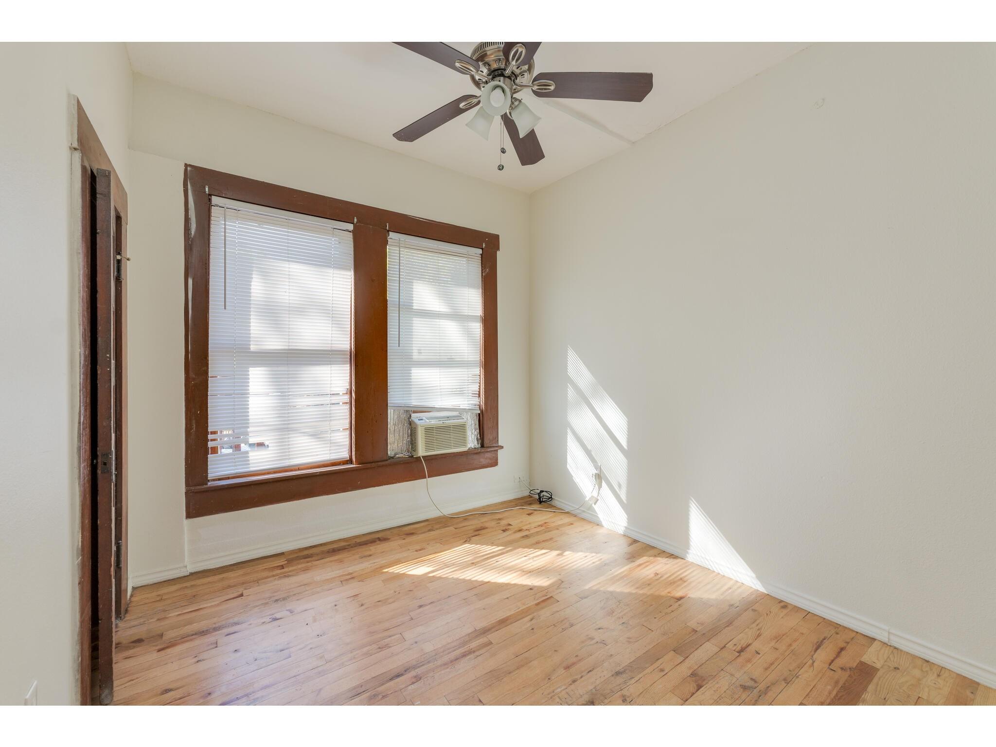 106 S Avenue A S # D, Elgin, TX 78621