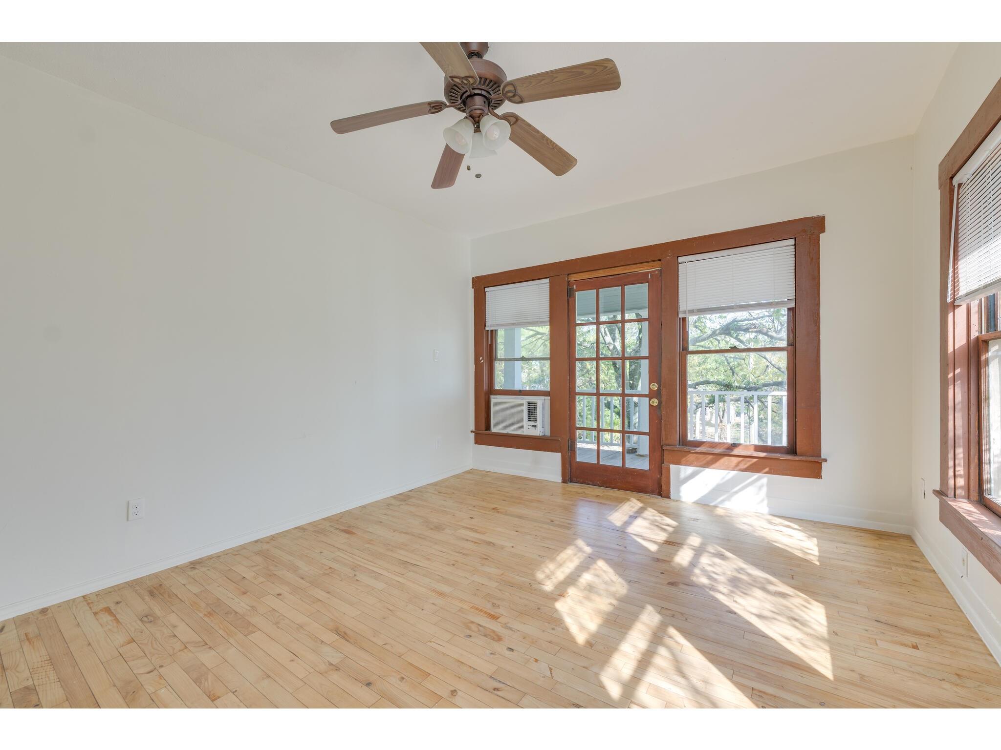 106 S Avenue A S # D, Elgin, TX 78621