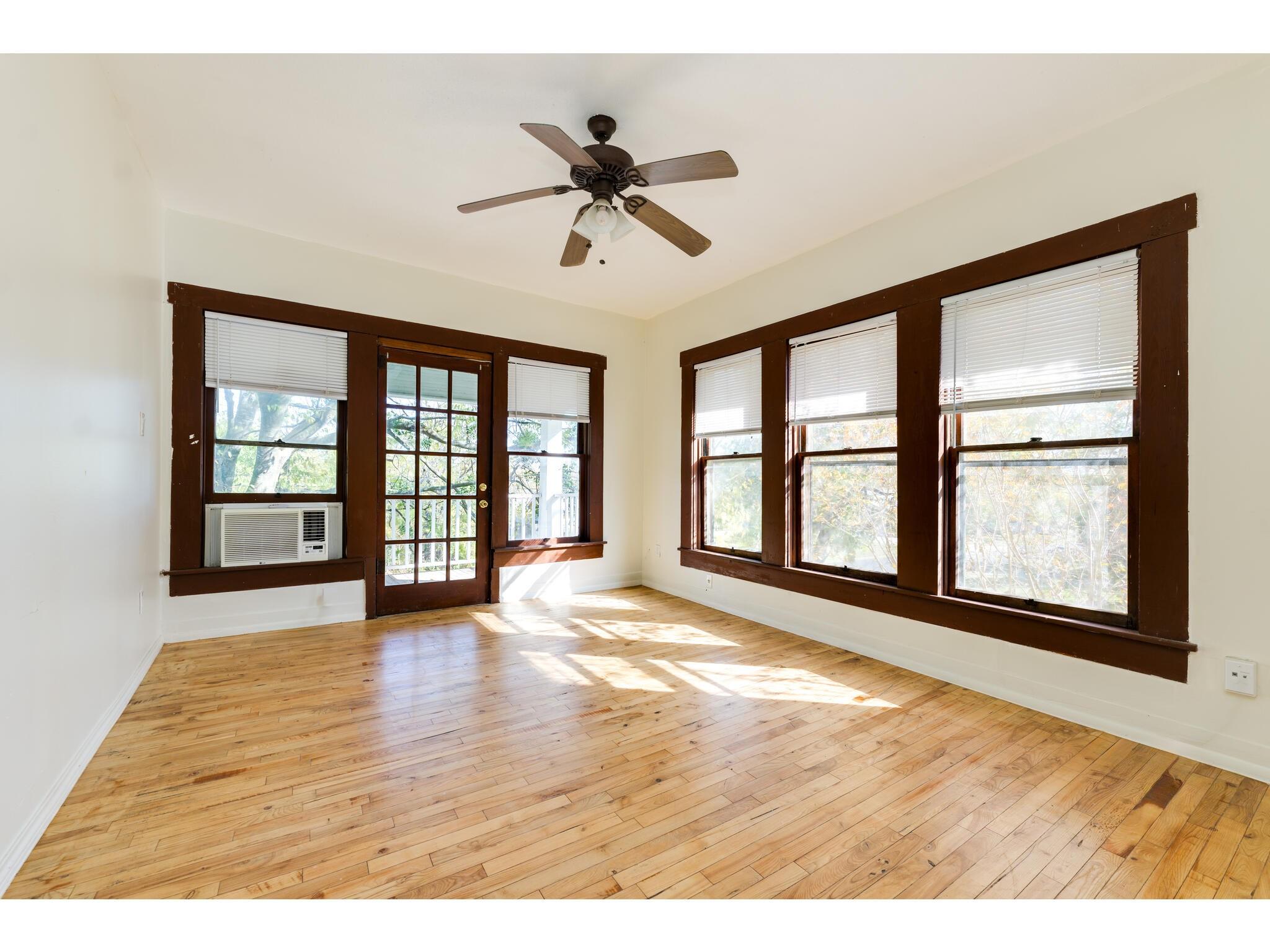 106 S Avenue A S # D, Elgin, TX 78621