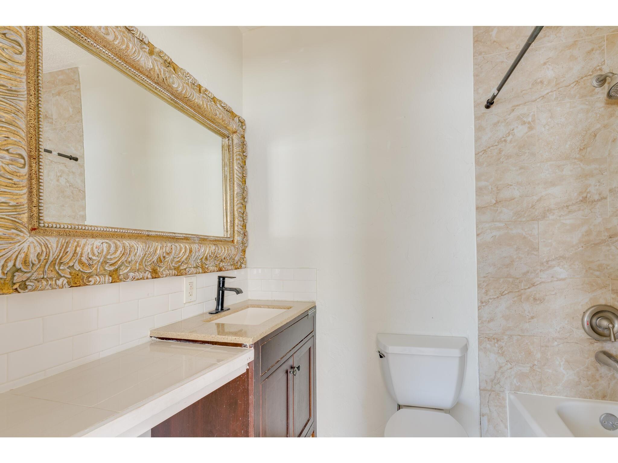 106 S Avenue A S # D, Elgin, TX 78621