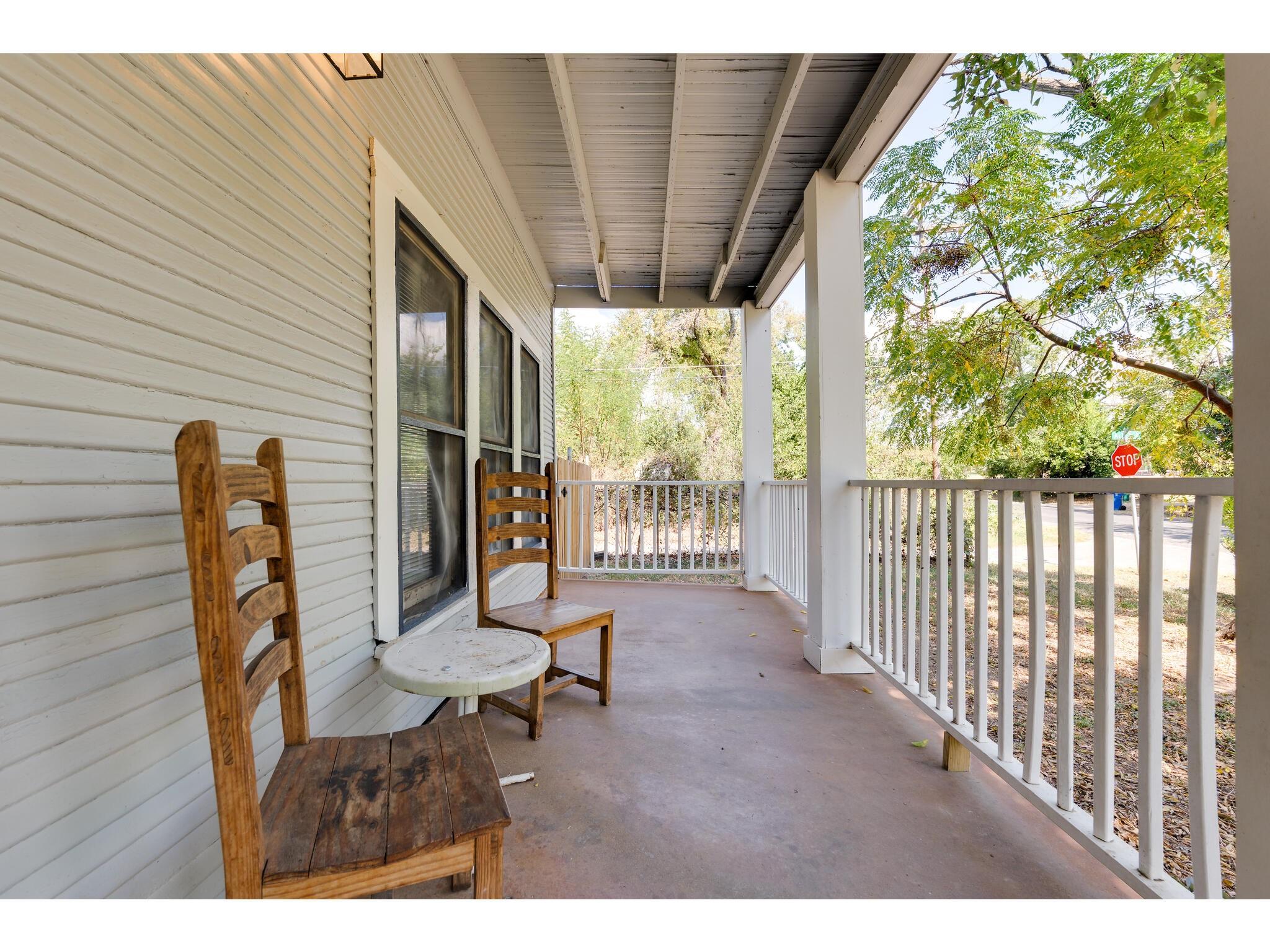 106 S Avenue A S # D, Elgin, TX 78621