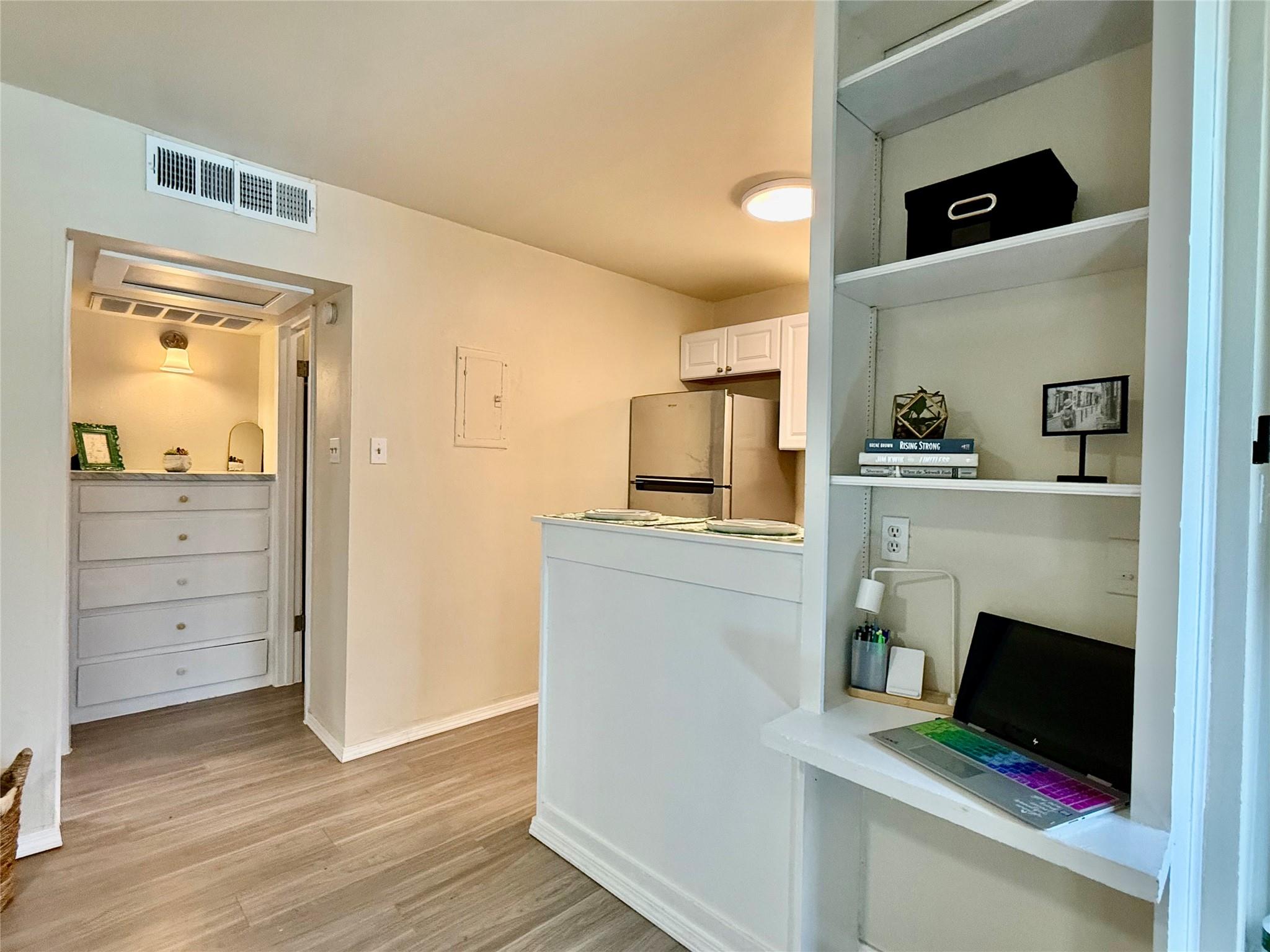 1000 W 26th St # 107, Austin, TX 78705