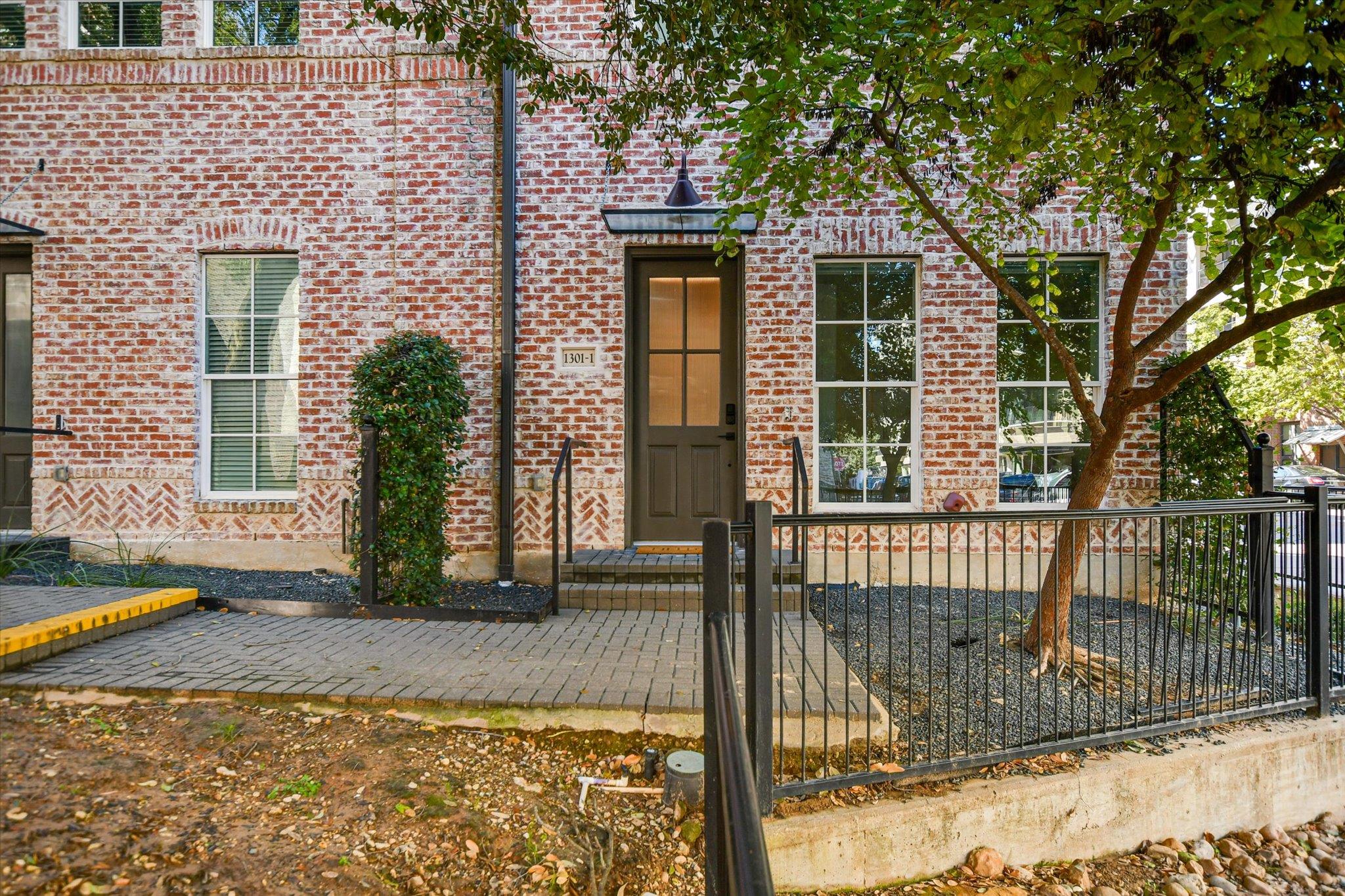 1301 Town Creek Dr # 1, Austin, TX 78741