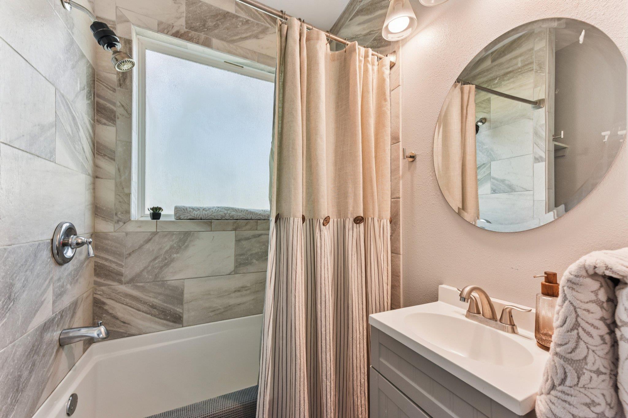 1777 Fox Ln, Lockhart, TX 78644