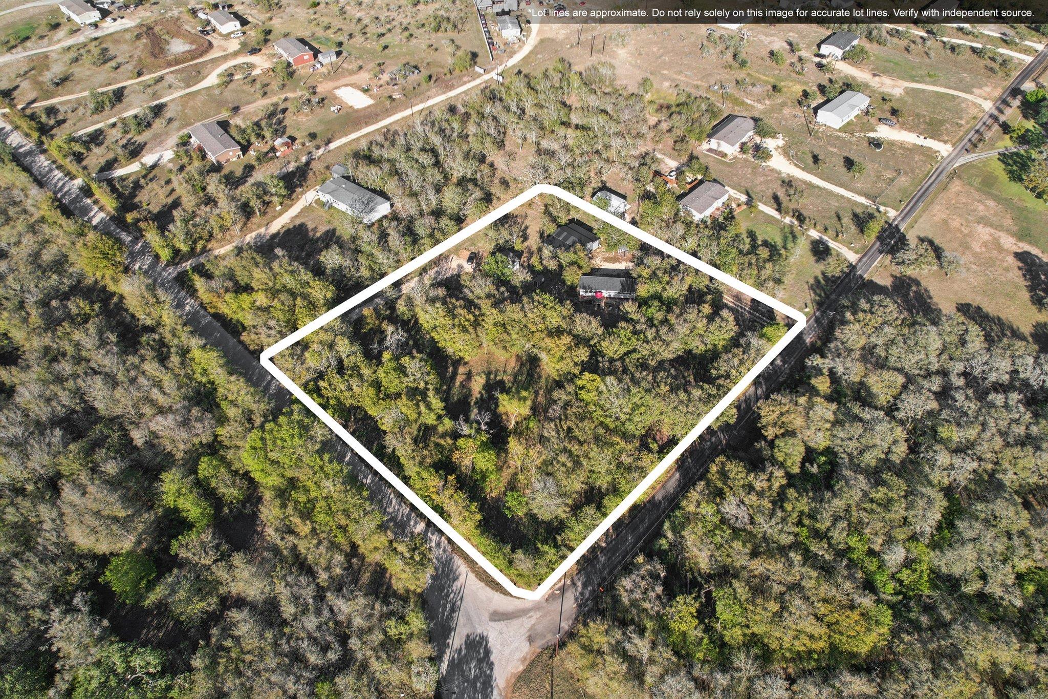 1777 Fox Ln, Lockhart, TX 78644