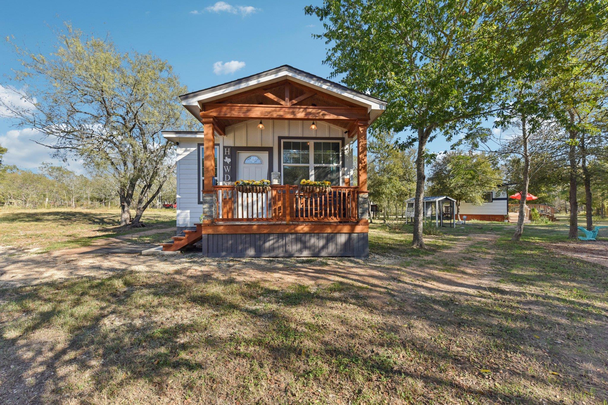 1777 Fox Ln, Lockhart, TX 78644
