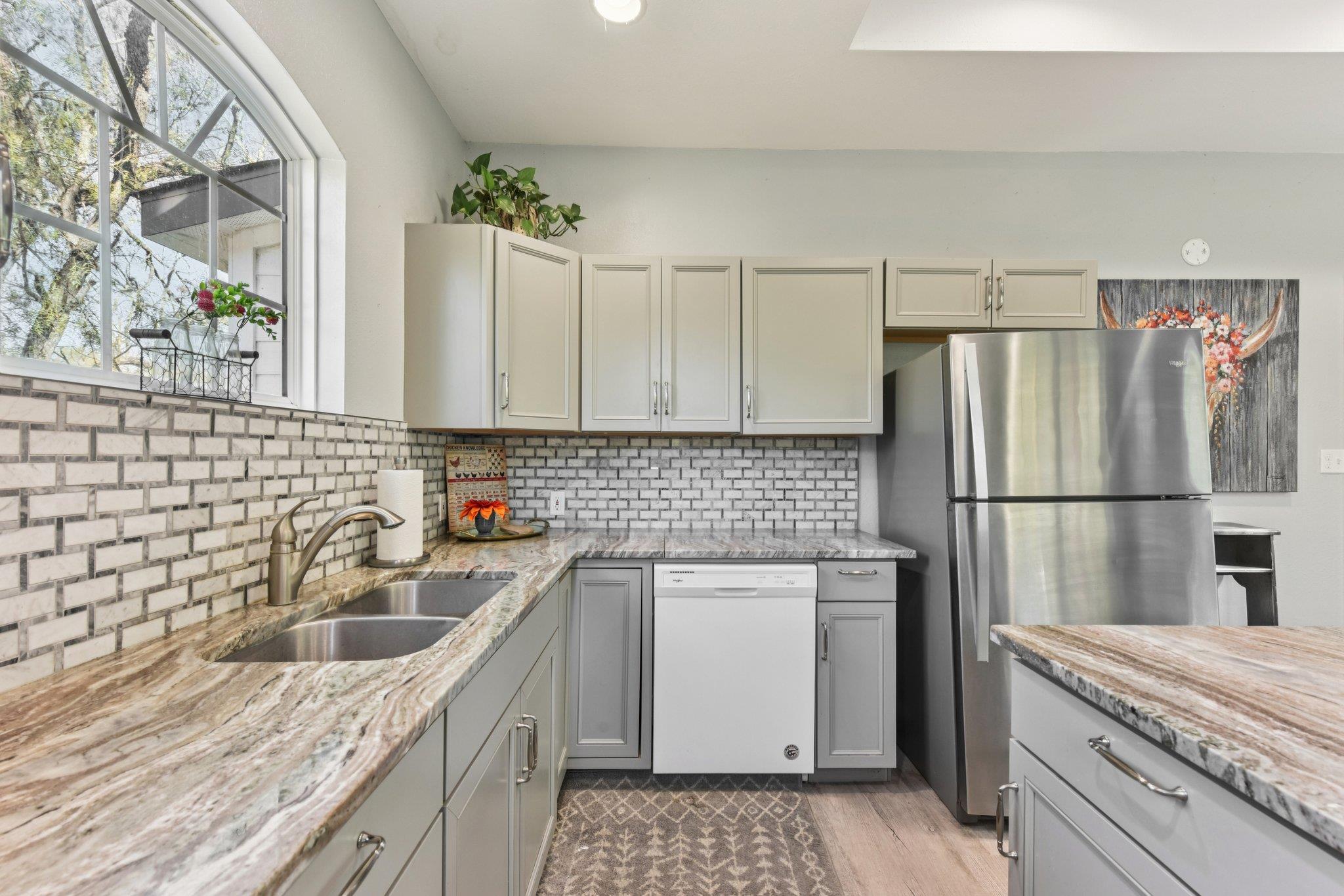 1777 Fox Ln, Lockhart, TX 78644