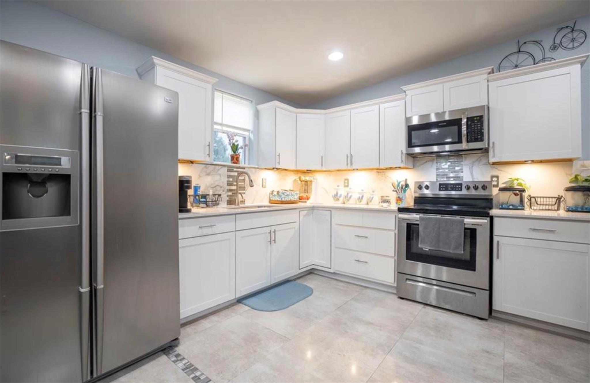 1777 Fox Ln, Lockhart, TX 78644