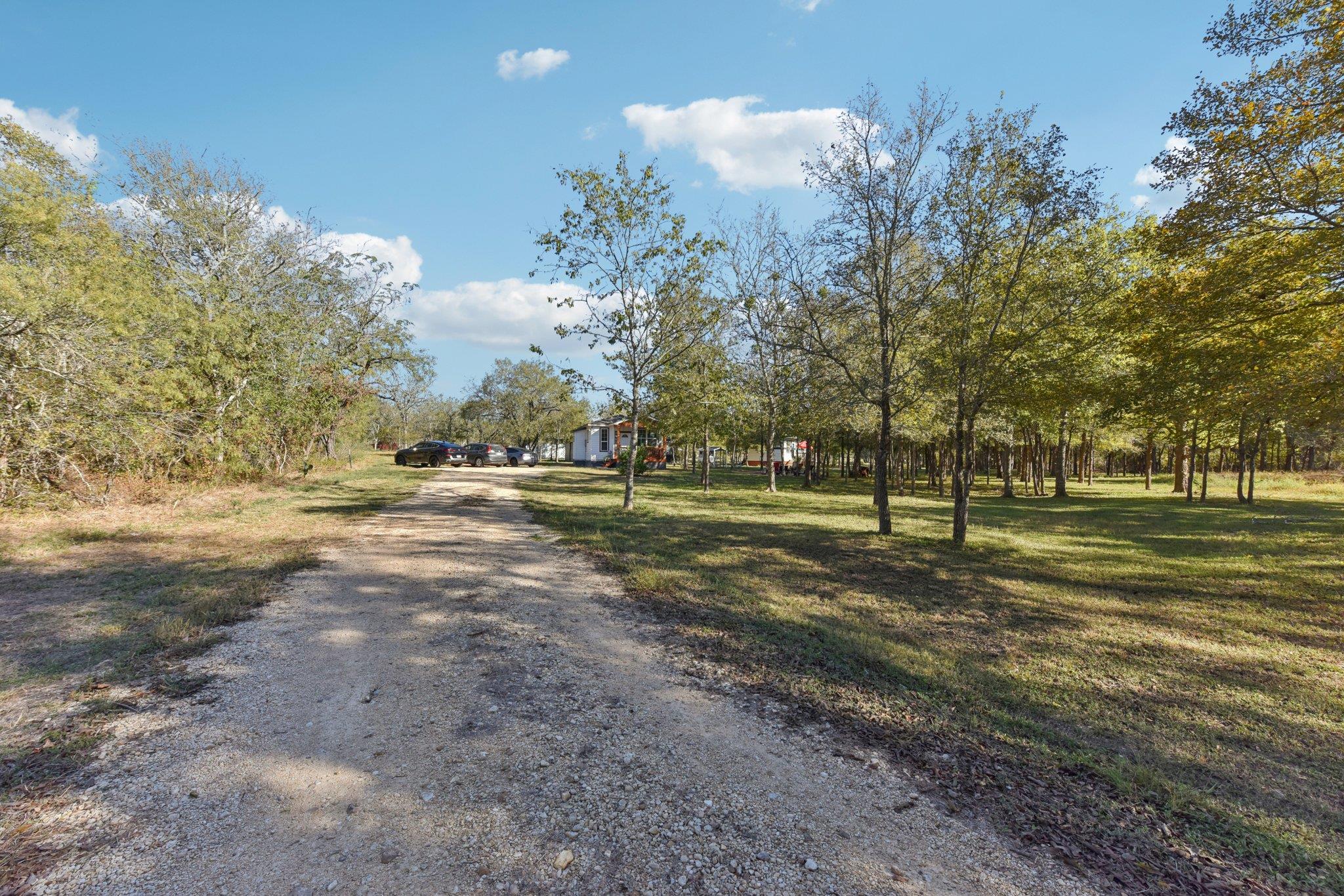 1777 Fox Ln, Lockhart, TX 78644