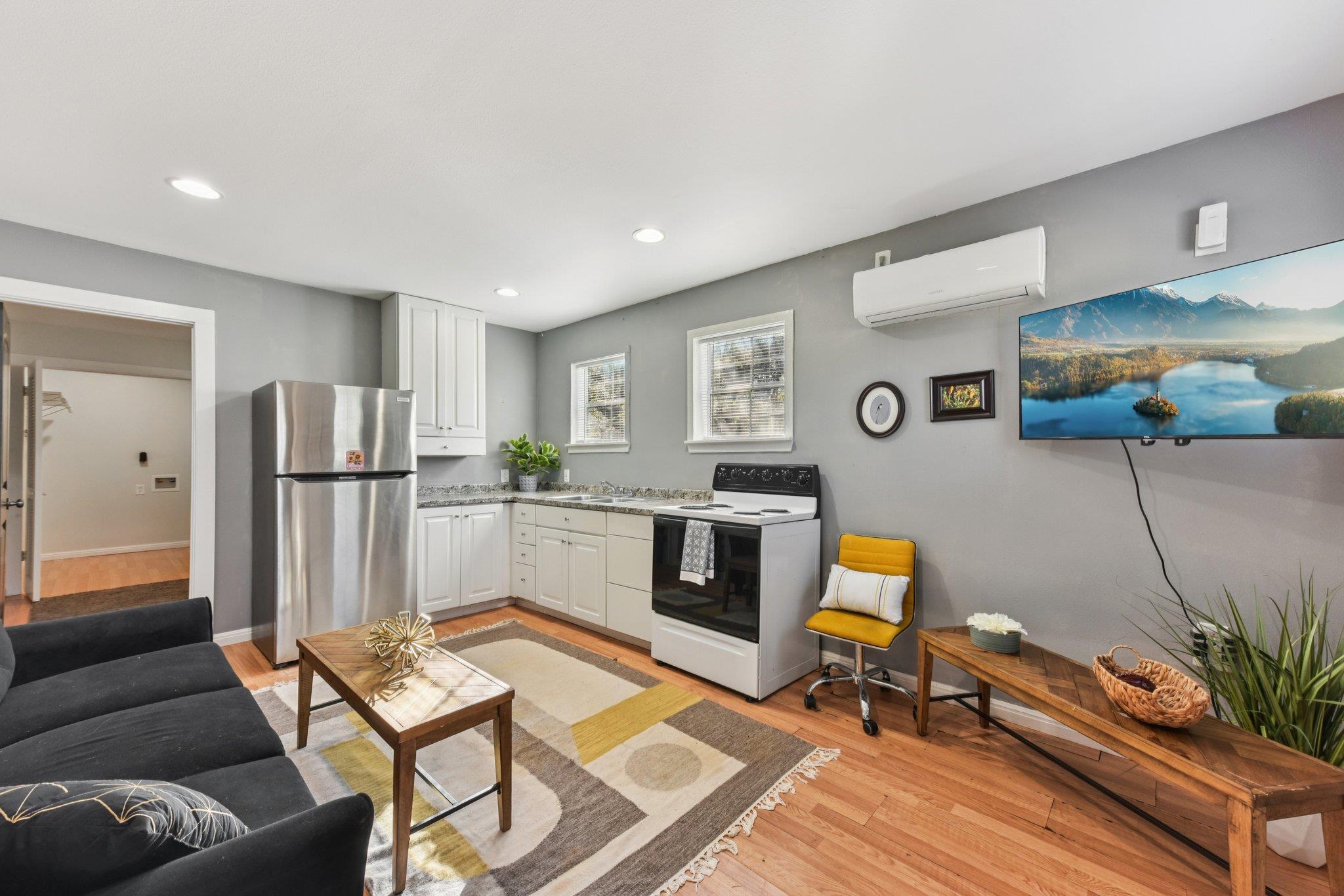 1777 Fox Ln, Lockhart, TX 78644