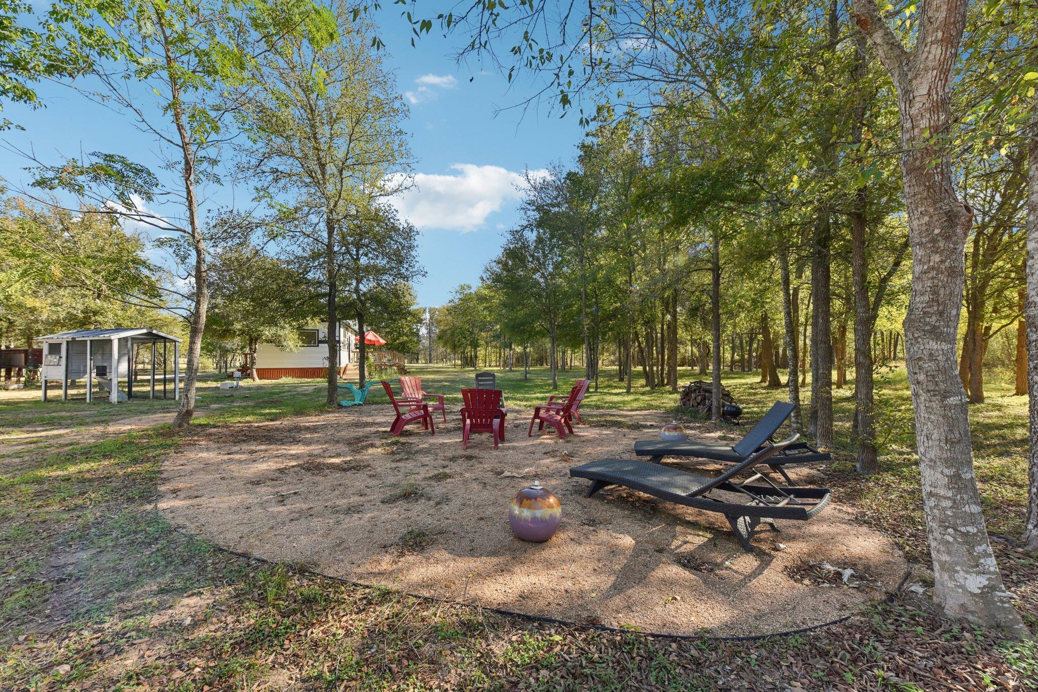 1777 Fox Ln, Lockhart, TX 78644