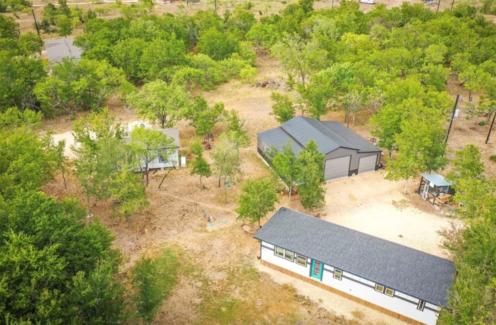 1777 Fox Ln, Lockhart, TX 78644