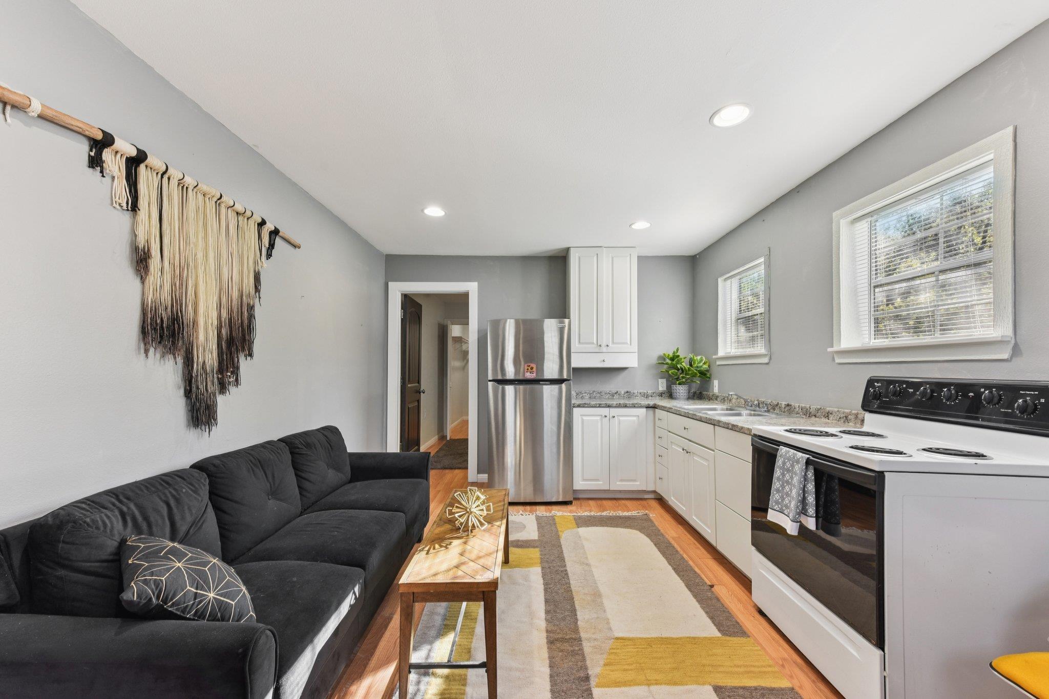 1777 Fox Ln, Lockhart, TX 78644