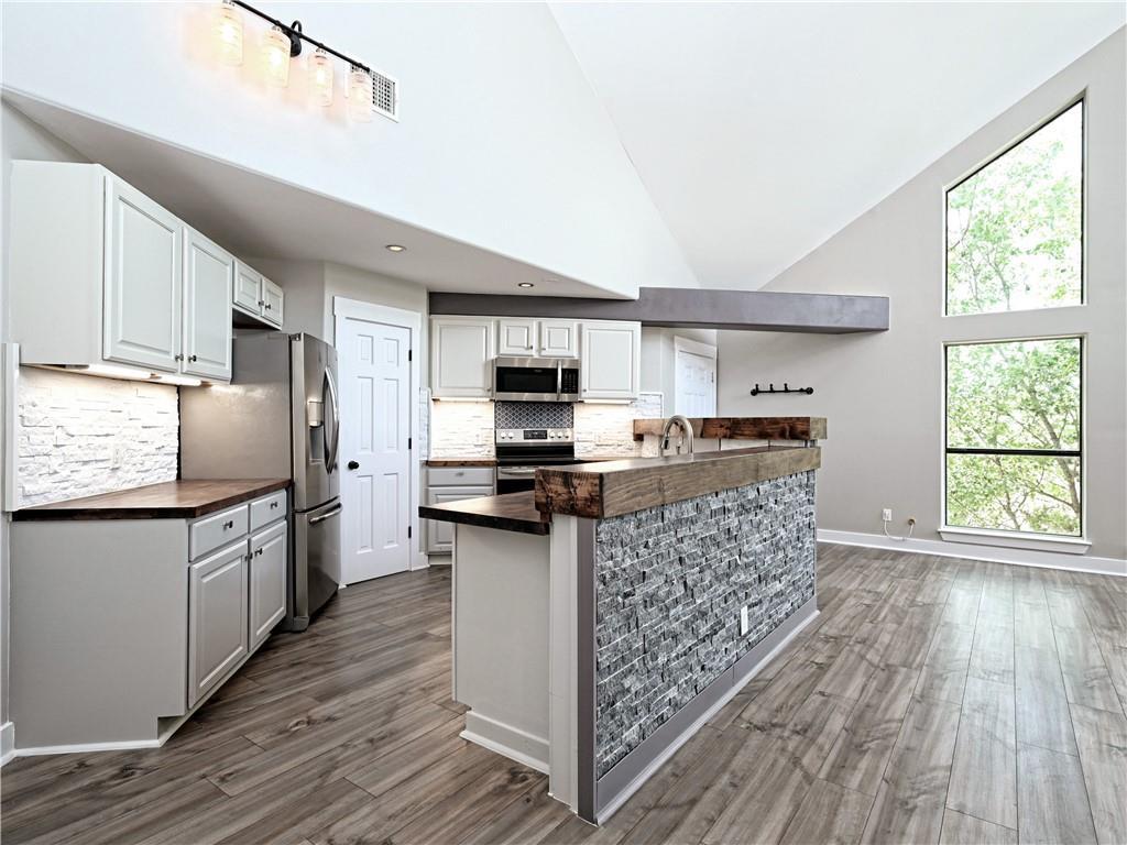 2413 Crazyhorse Pass, Austin, TX 78734