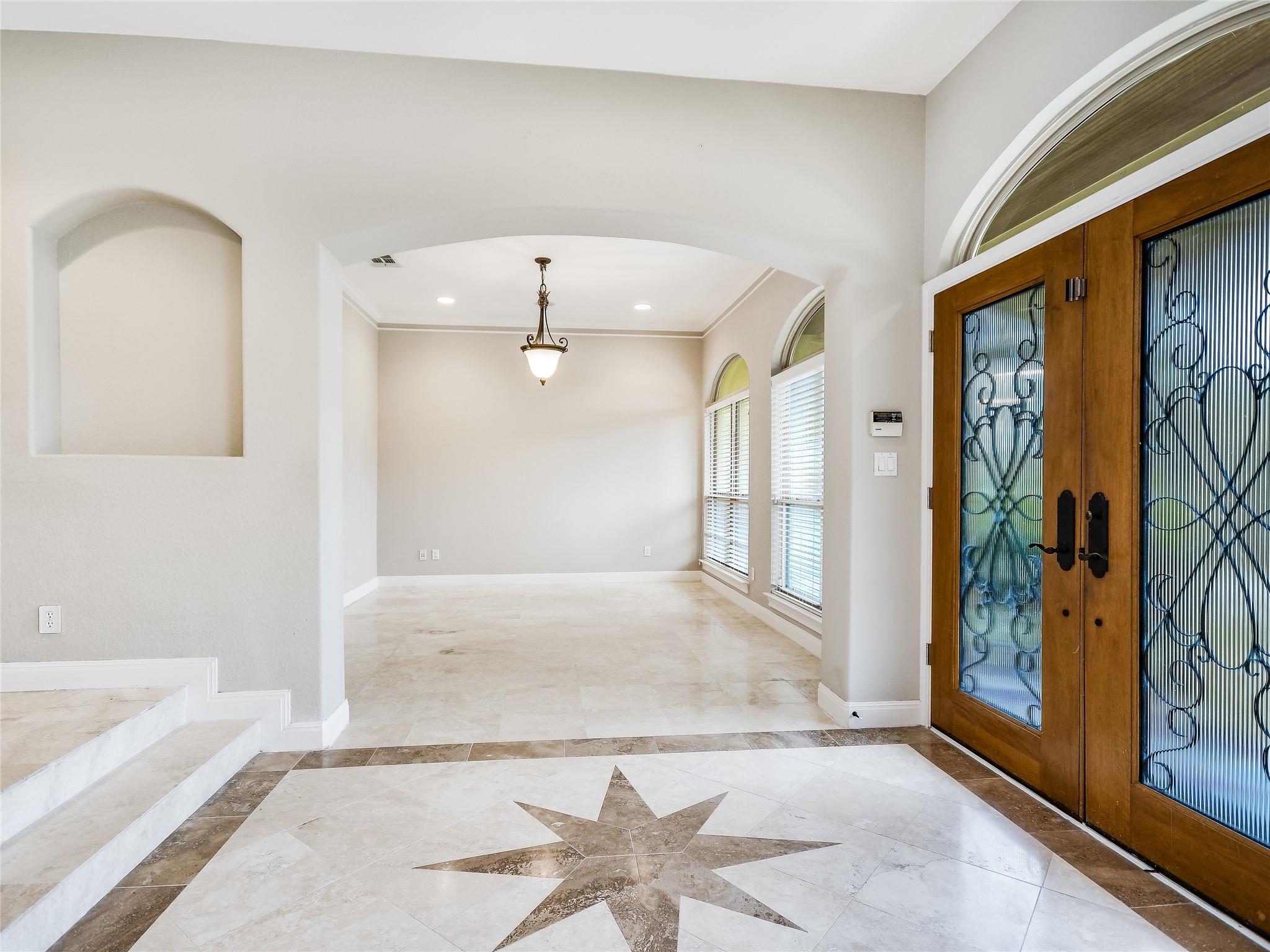 1014 CHALLENGER, Lakeway, TX 78734