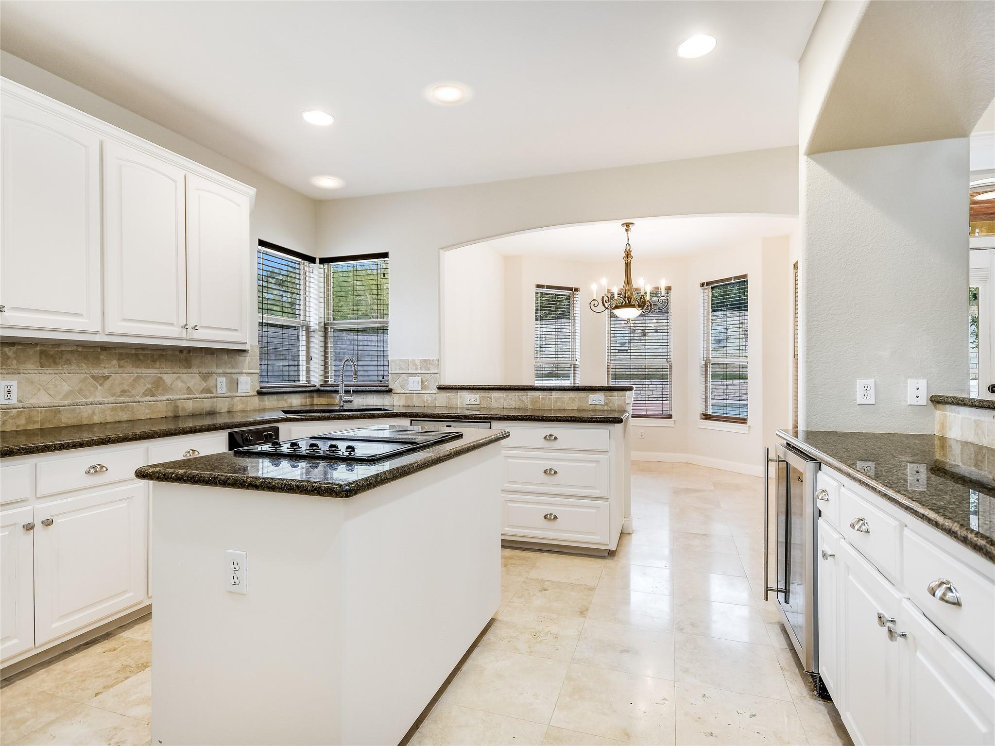 1014 CHALLENGER, Lakeway, TX 78734