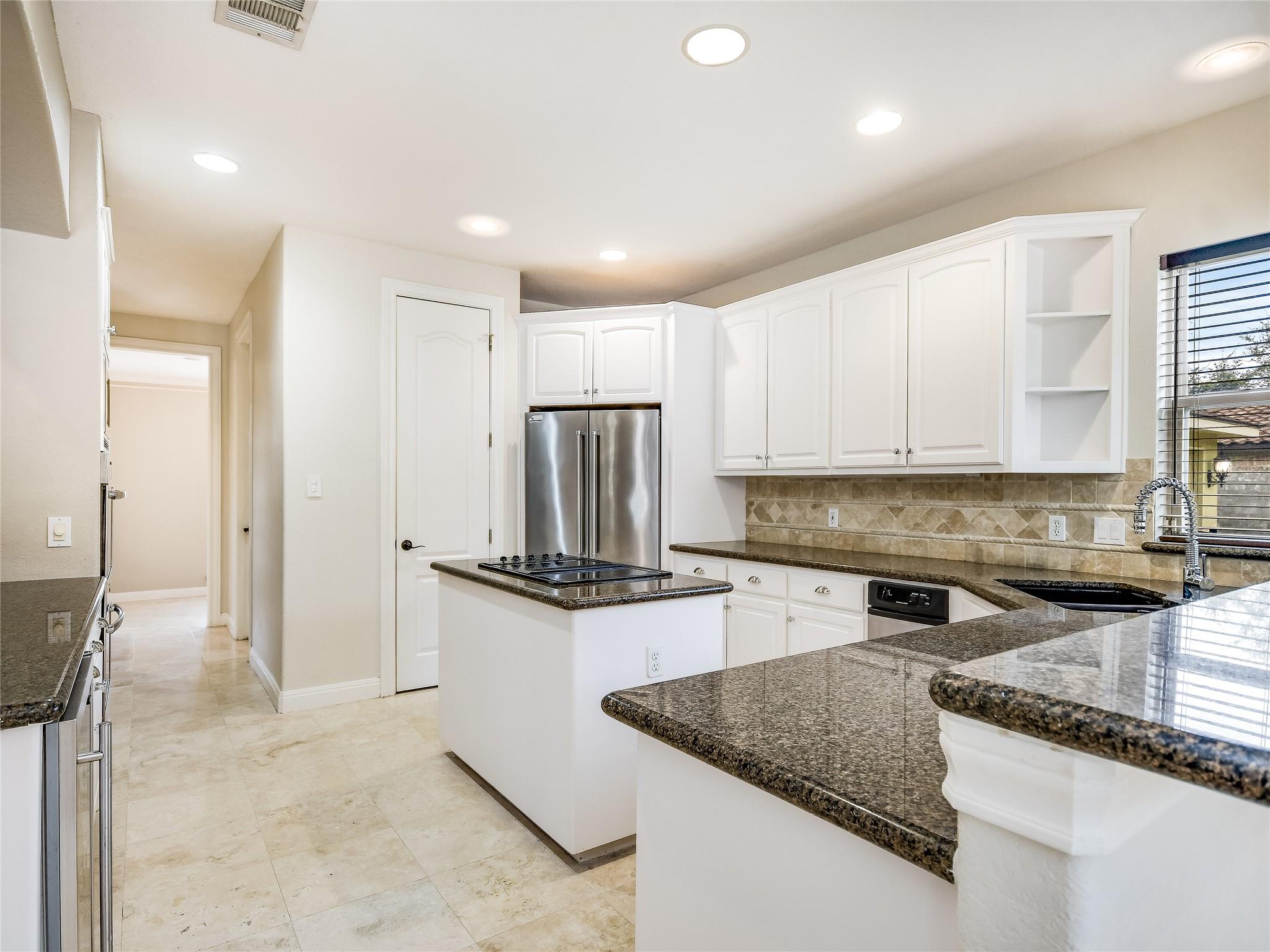 1014 CHALLENGER, Lakeway, TX 78734