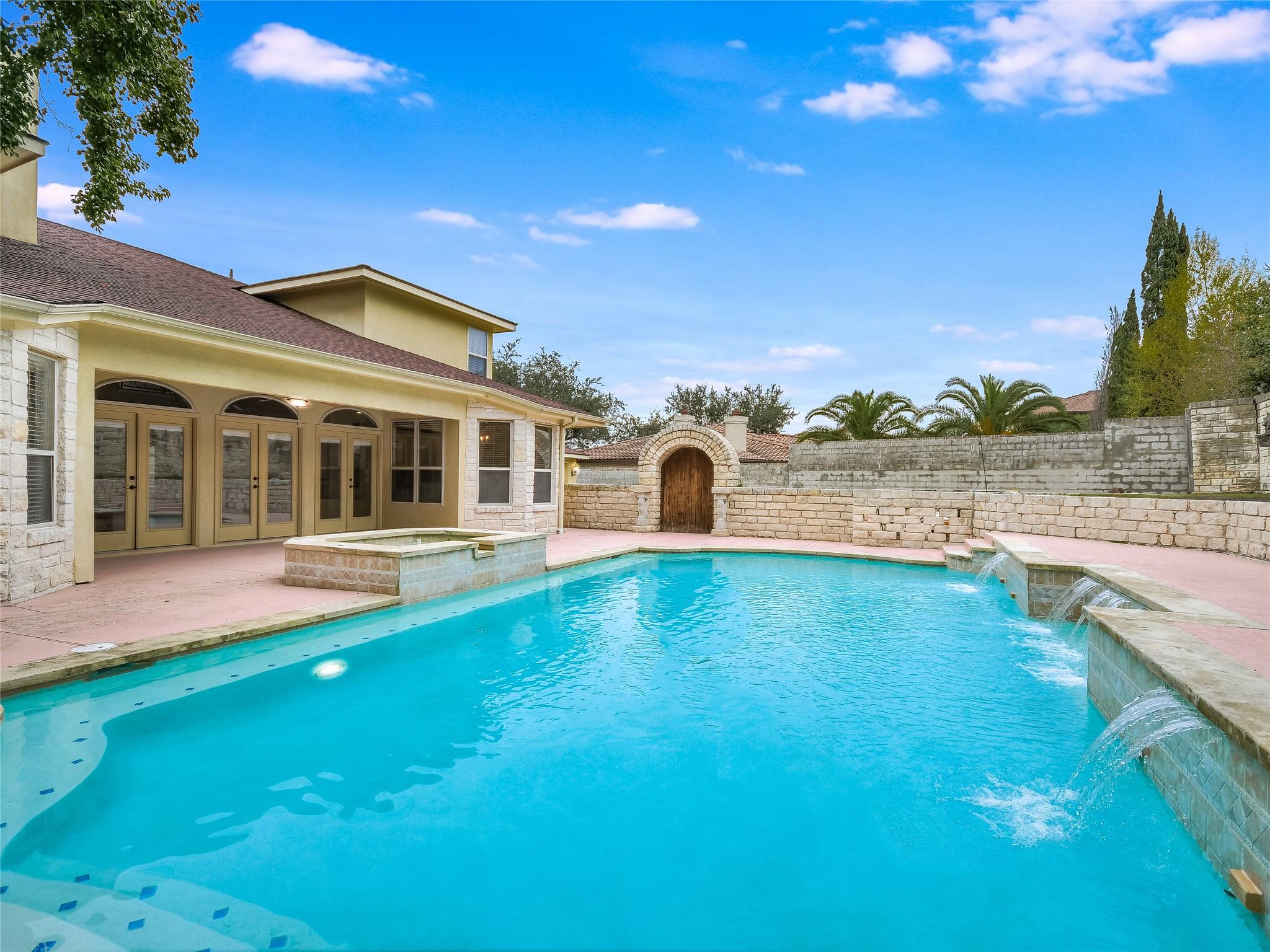 1014 CHALLENGER, Lakeway, TX 78734