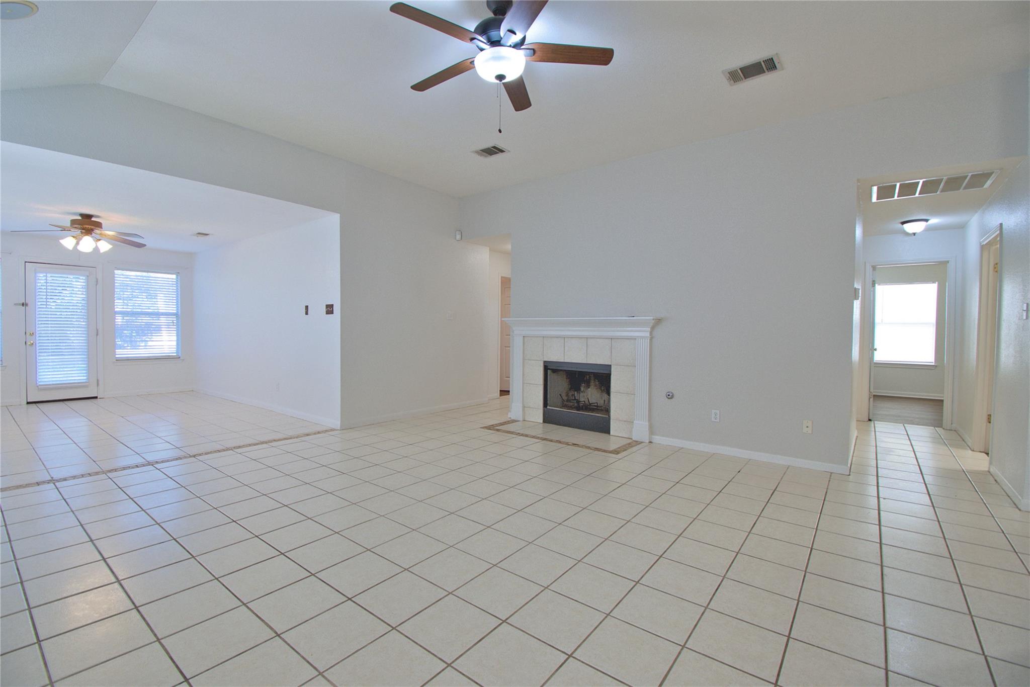 120 Greenside Ln, Georgetown, TX 78633