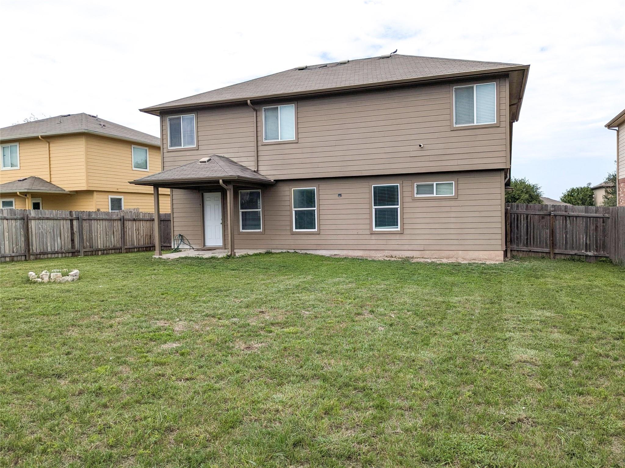 108 Lavaca Loop, Hutto, TX 78634