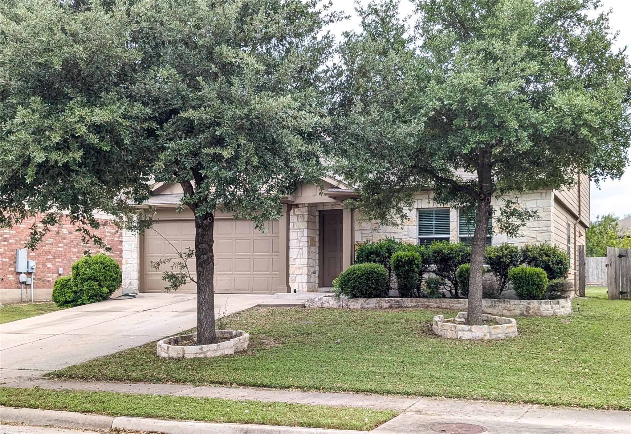 108 Lavaca Loop, Hutto, TX 78634