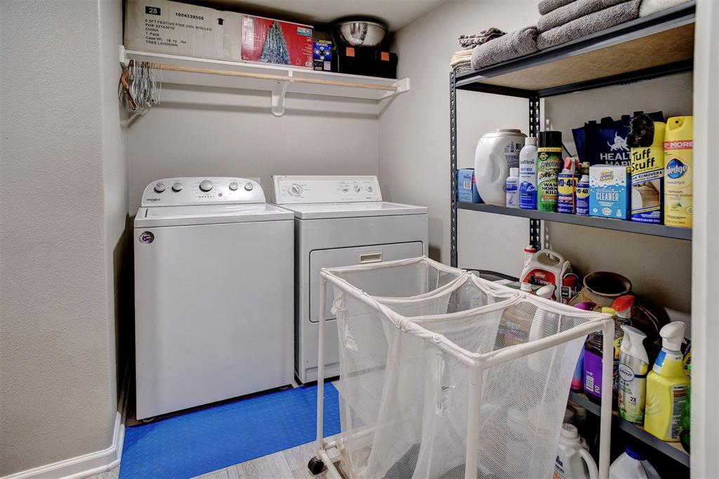 1217 Jones St, Smithville, TX 78957