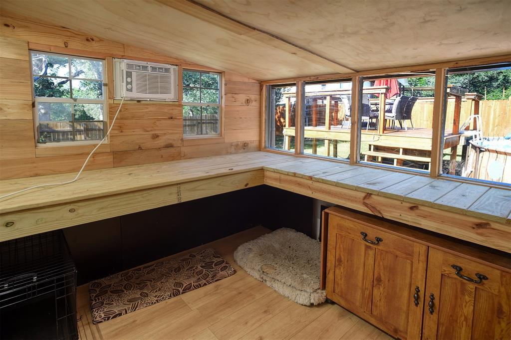 1217 Jones St, Smithville, TX 78957