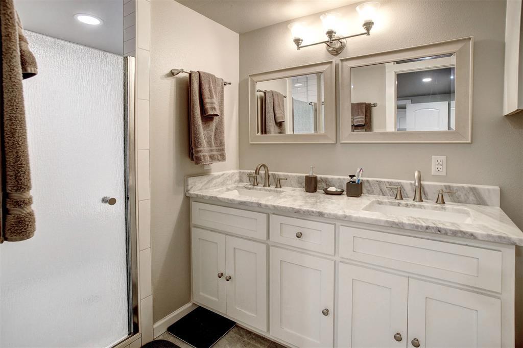 1217 Jones St, Smithville, TX 78957