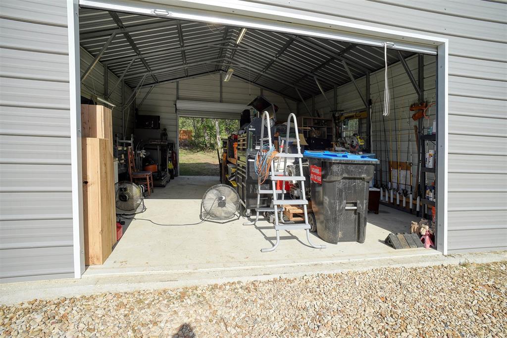 1217 Jones St, Smithville, TX 78957