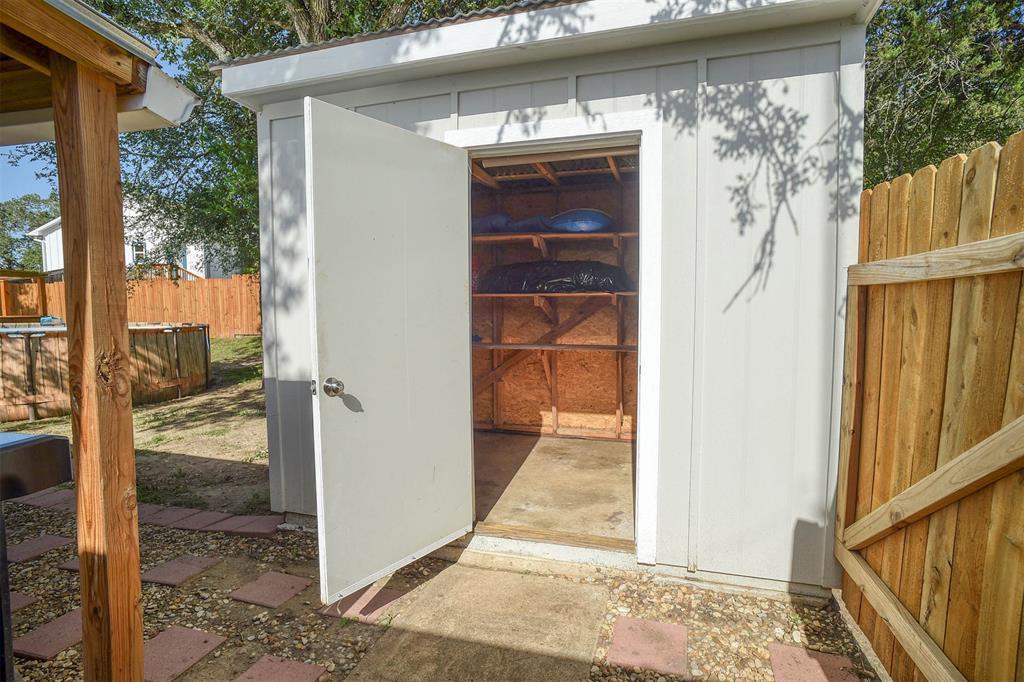 1217 Jones St, Smithville, TX 78957