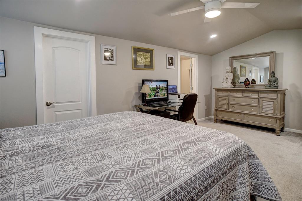 1217 Jones St, Smithville, TX 78957